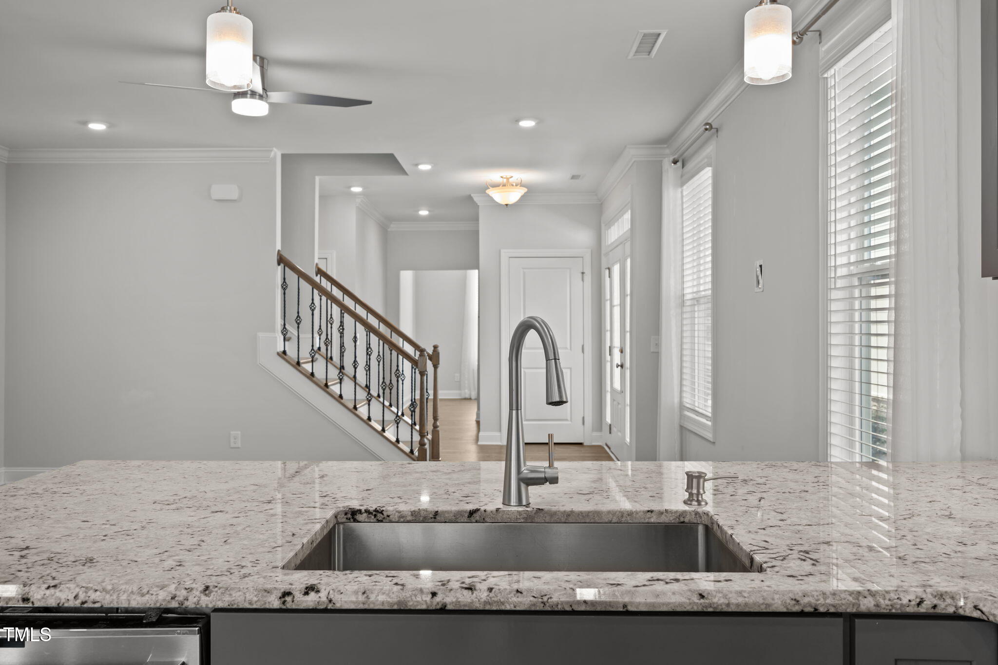 8410 Zinc Autumn Path Property Photo 17