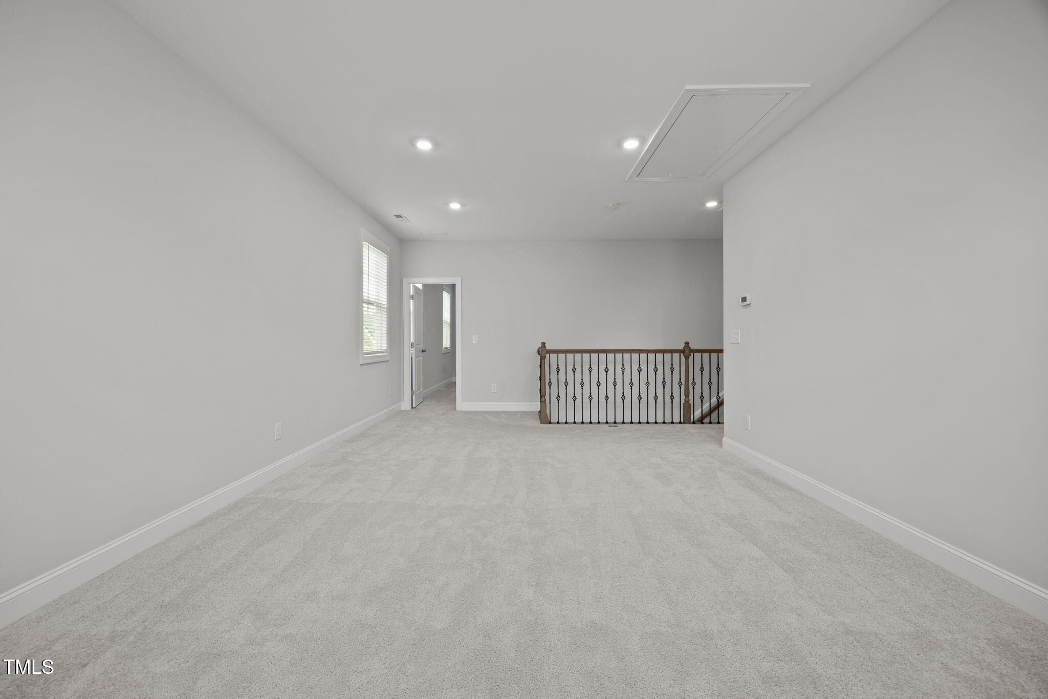 8410 Zinc Autumn Path Property Photo 28