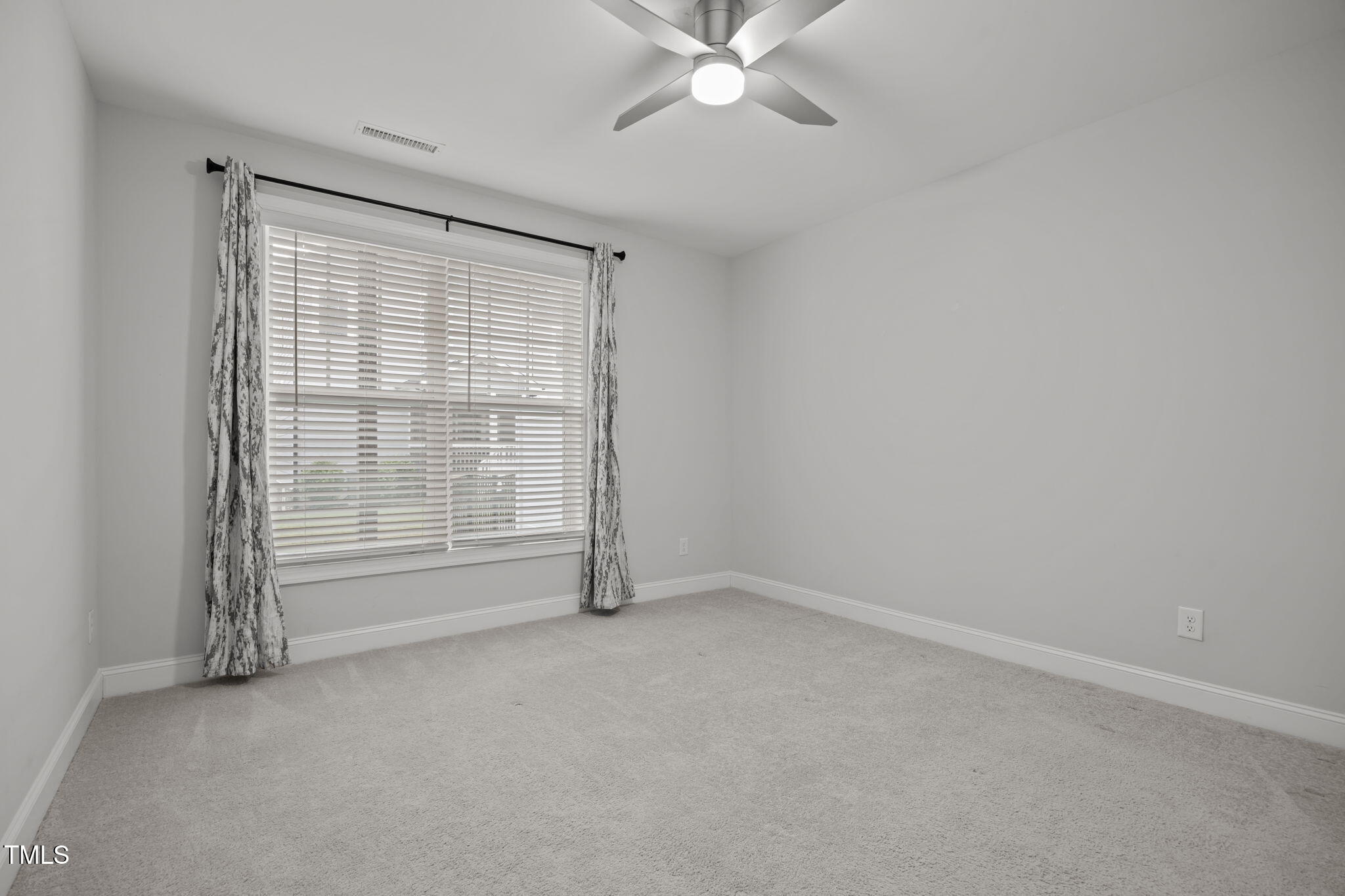 8410 Zinc Autumn Path Property Photo 36