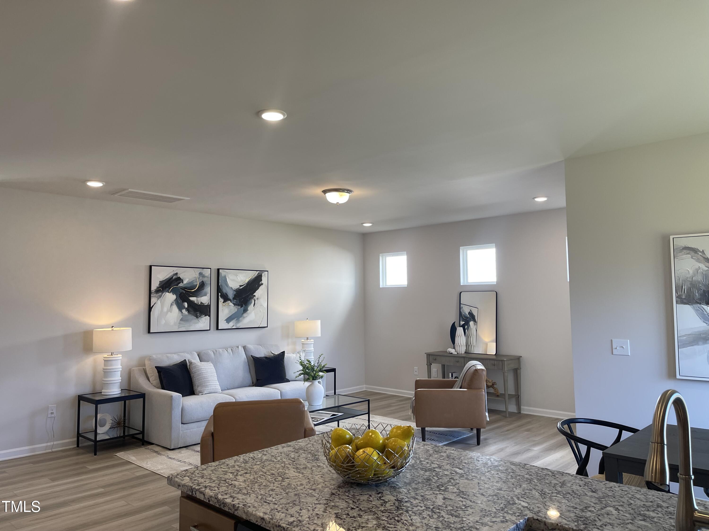 84 Commons Circle Property Photo 5