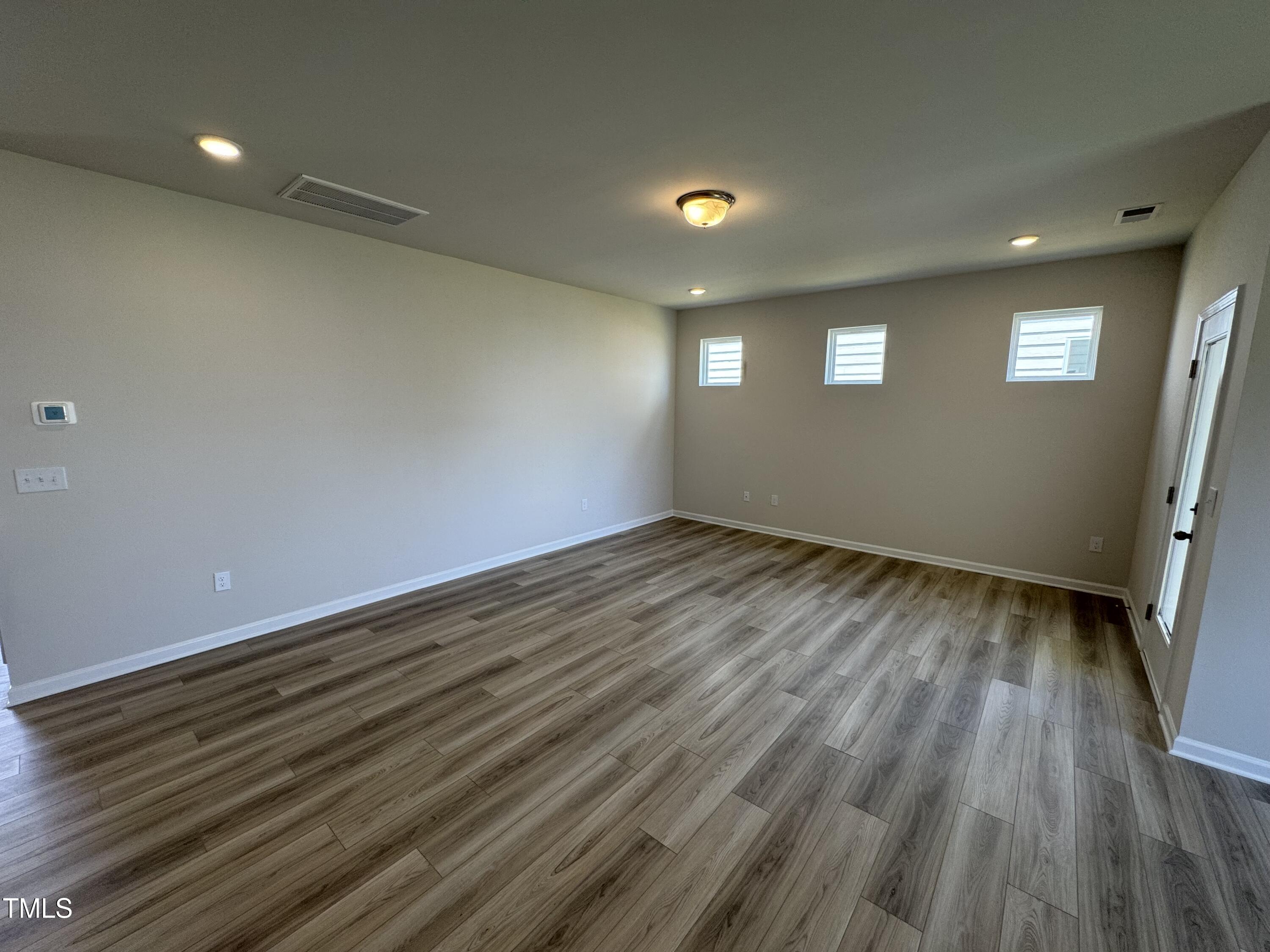 84 Commons Circle Property Photo 8