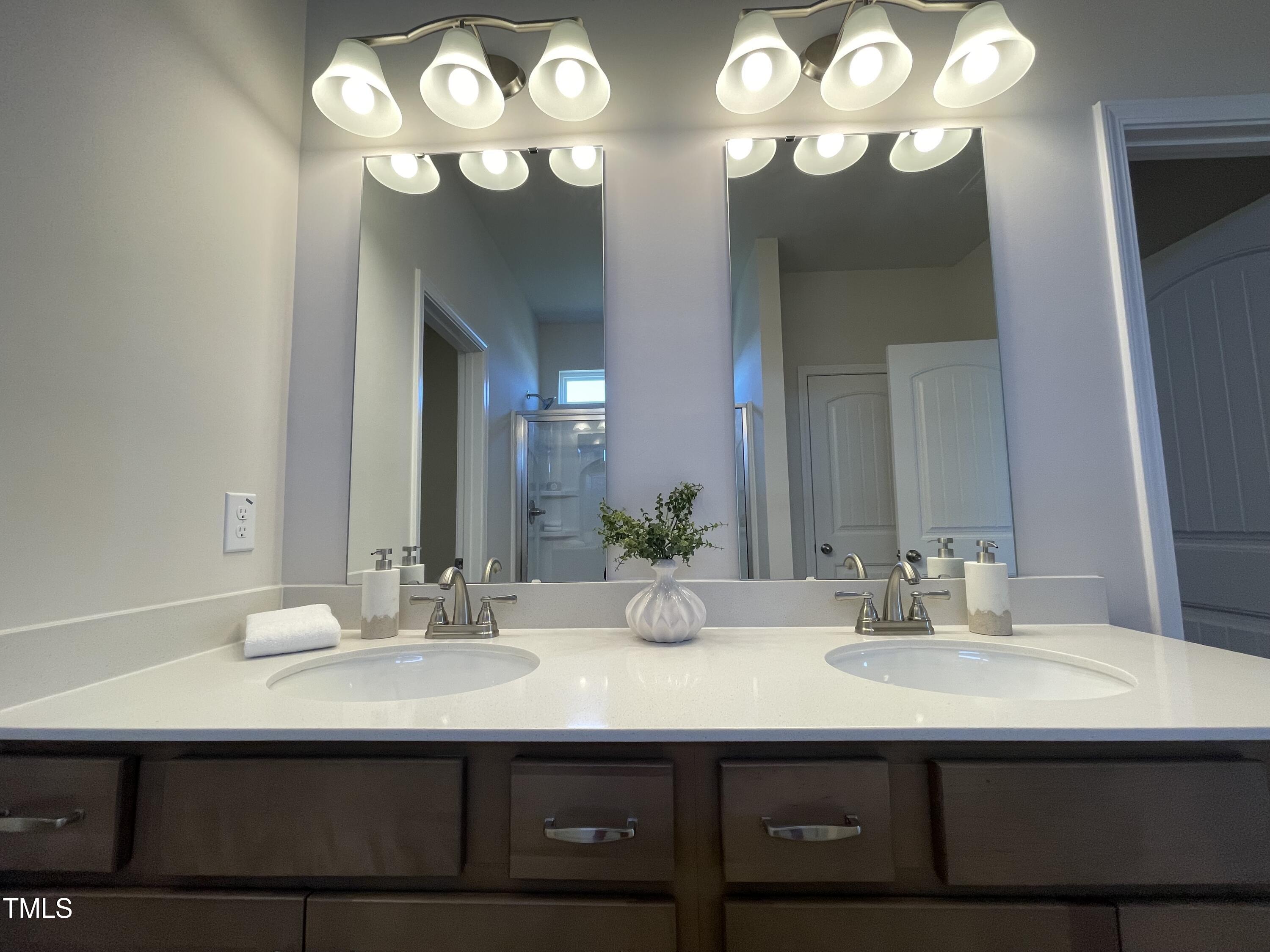 84 Commons Circle Property Photo 19