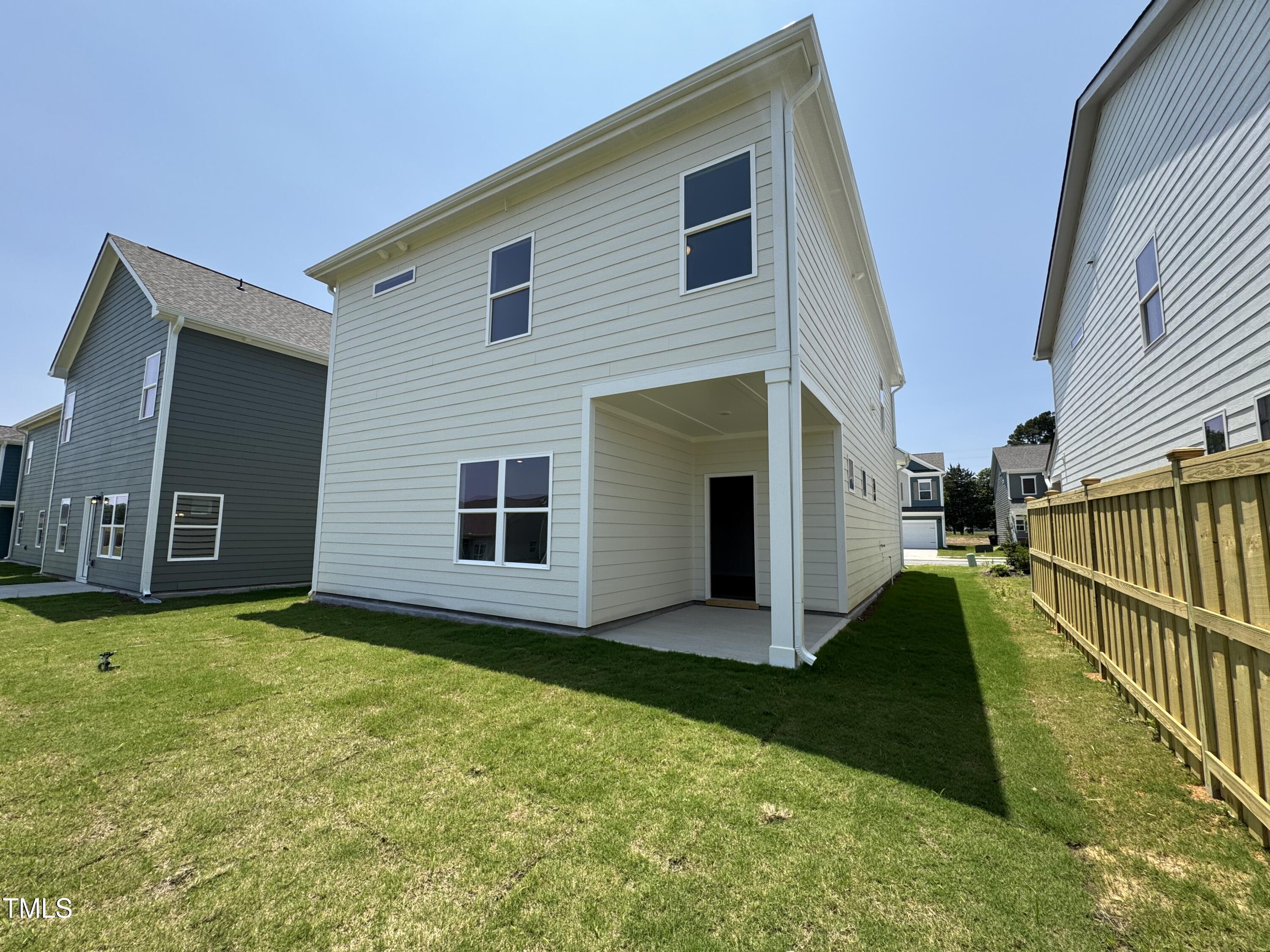 84 Commons Circle Property Photo 24