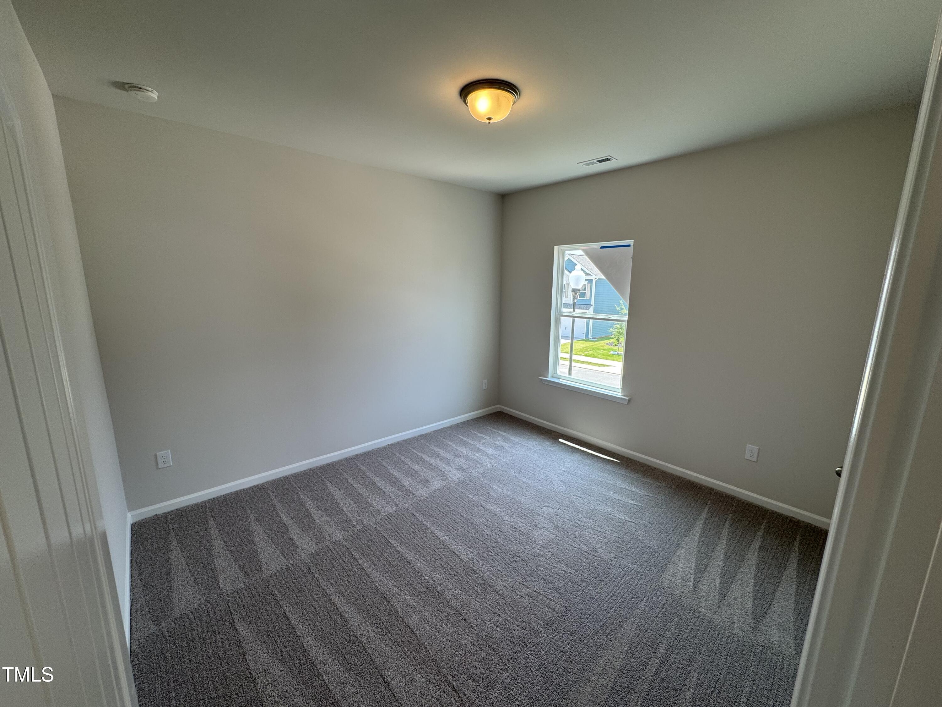 84 Commons Circle Property Photo 27