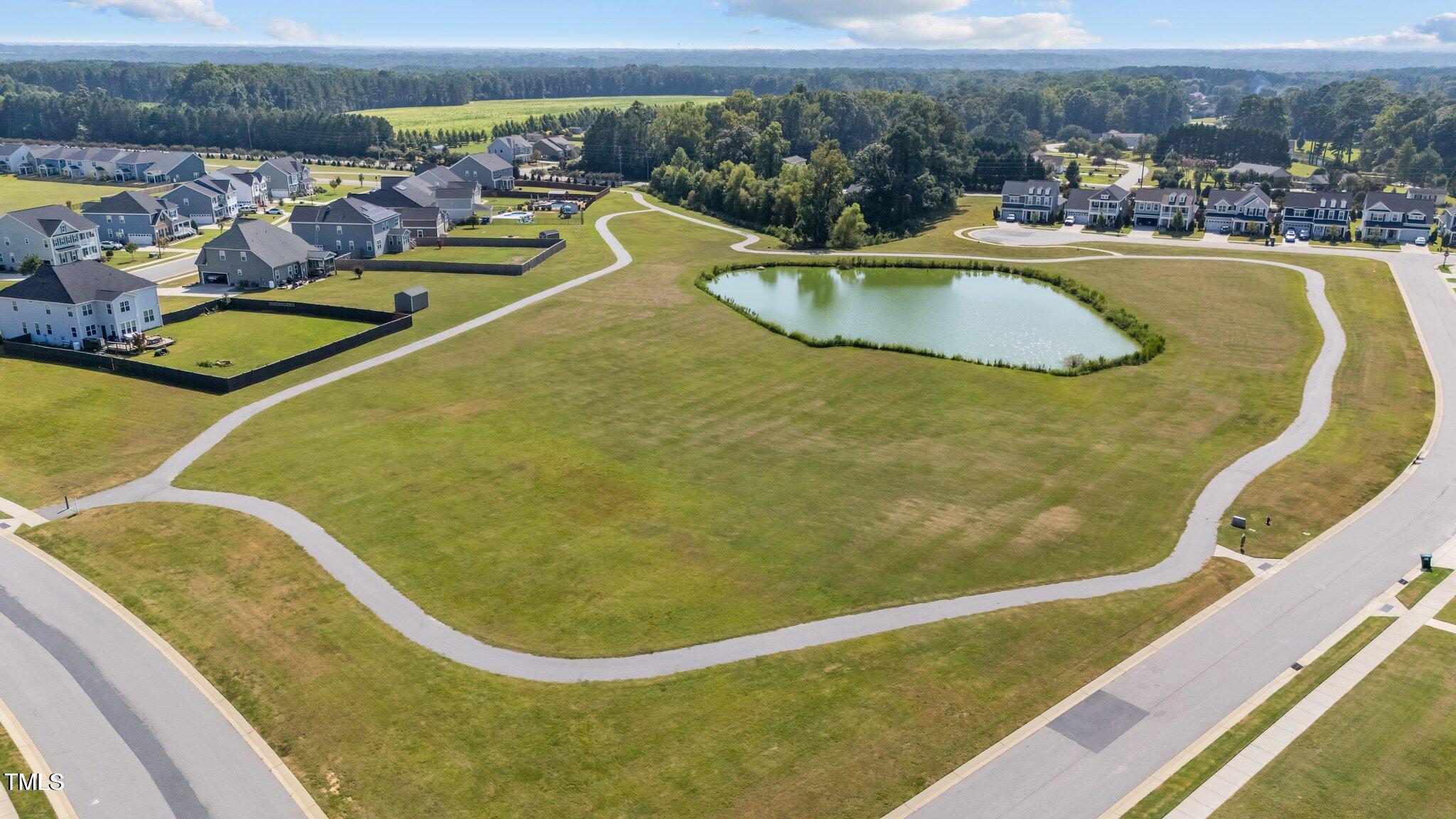 84 Commons Circle Property Photo 34