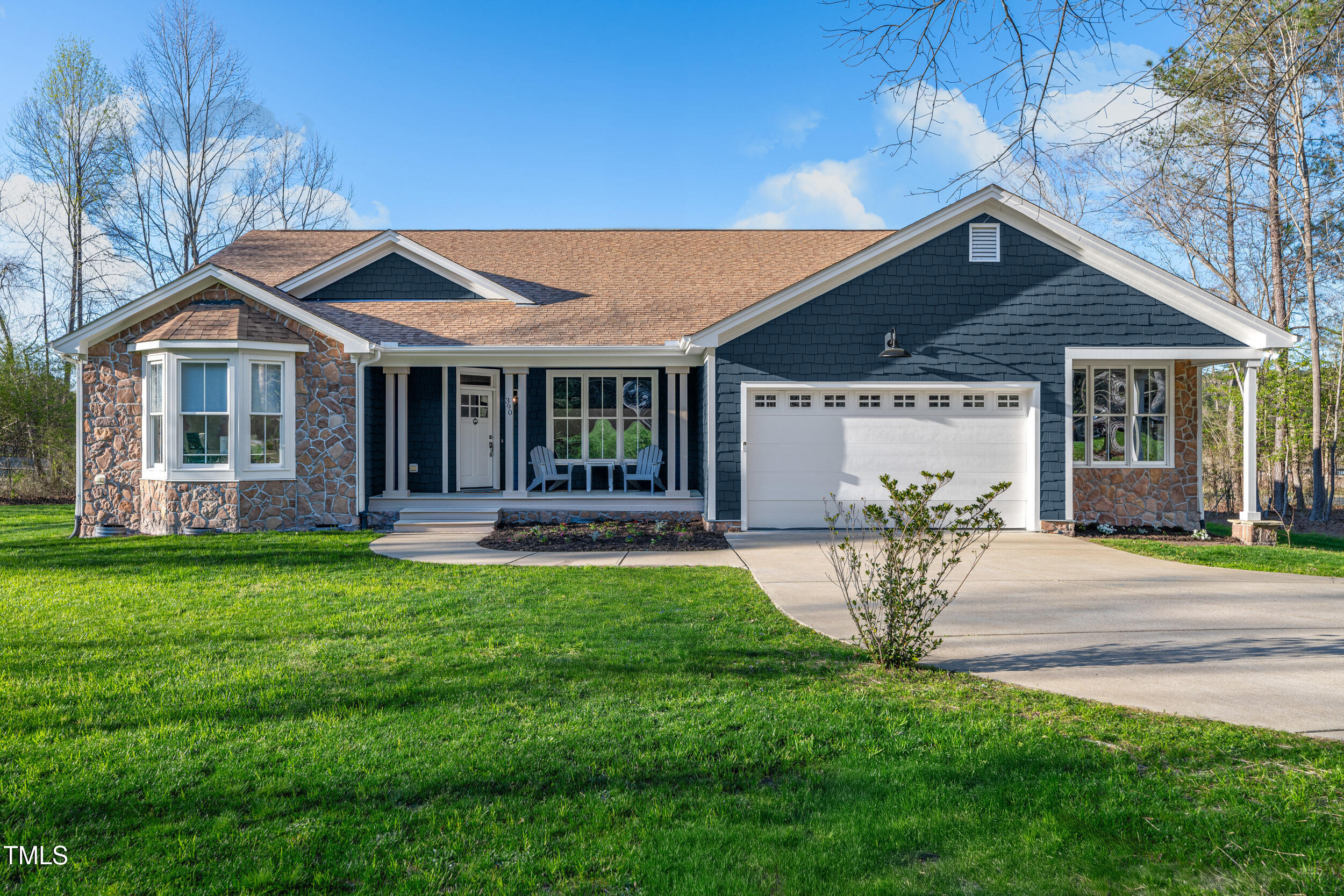 390 Lake Magnolia Way Property Photo