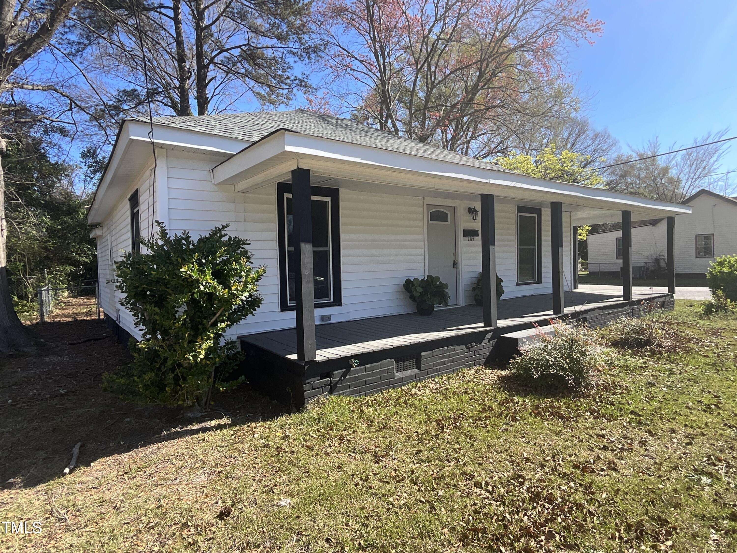 602 Dexter Street Property Photo