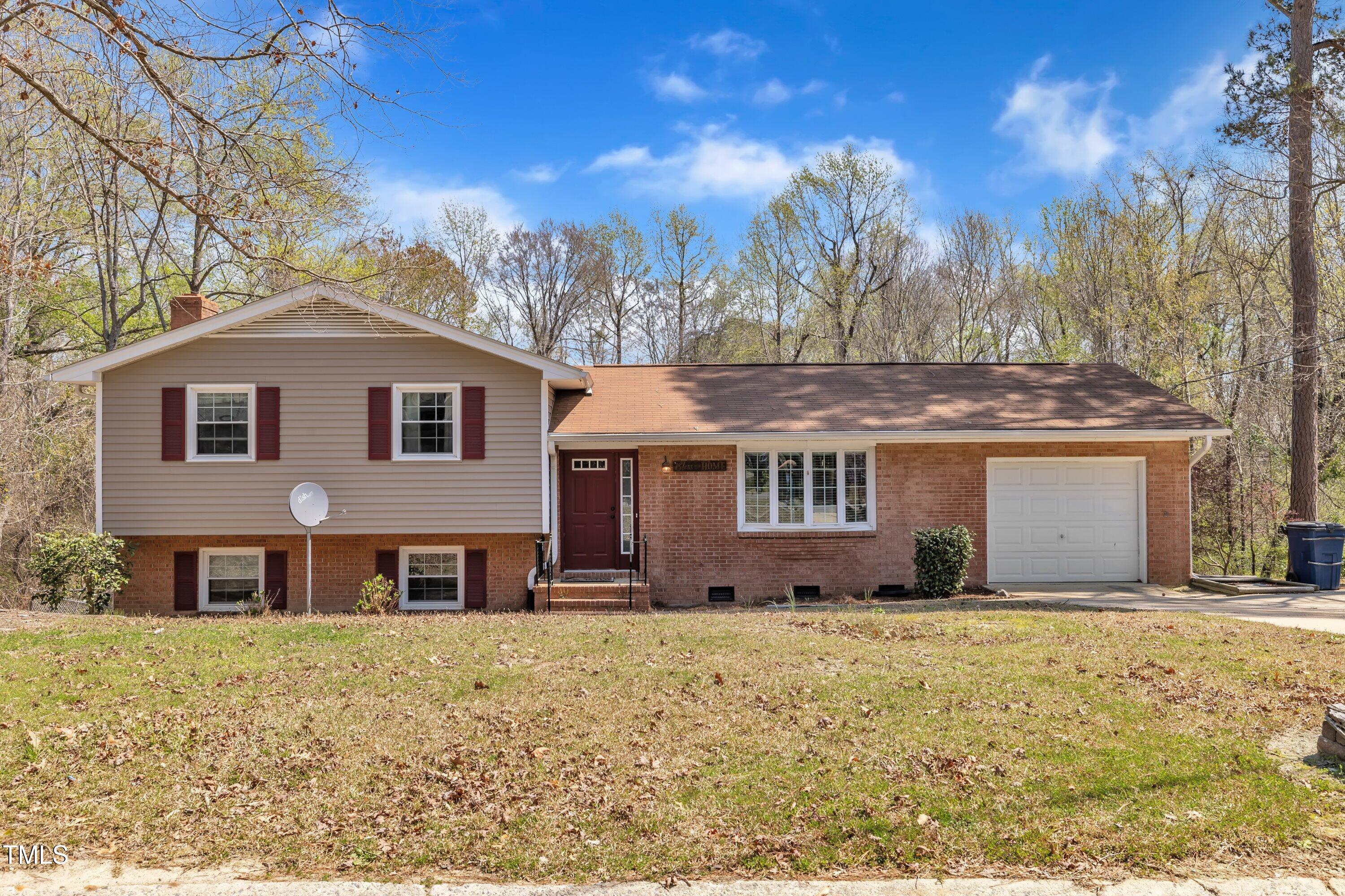 215 Longview Drive Property Photo 1