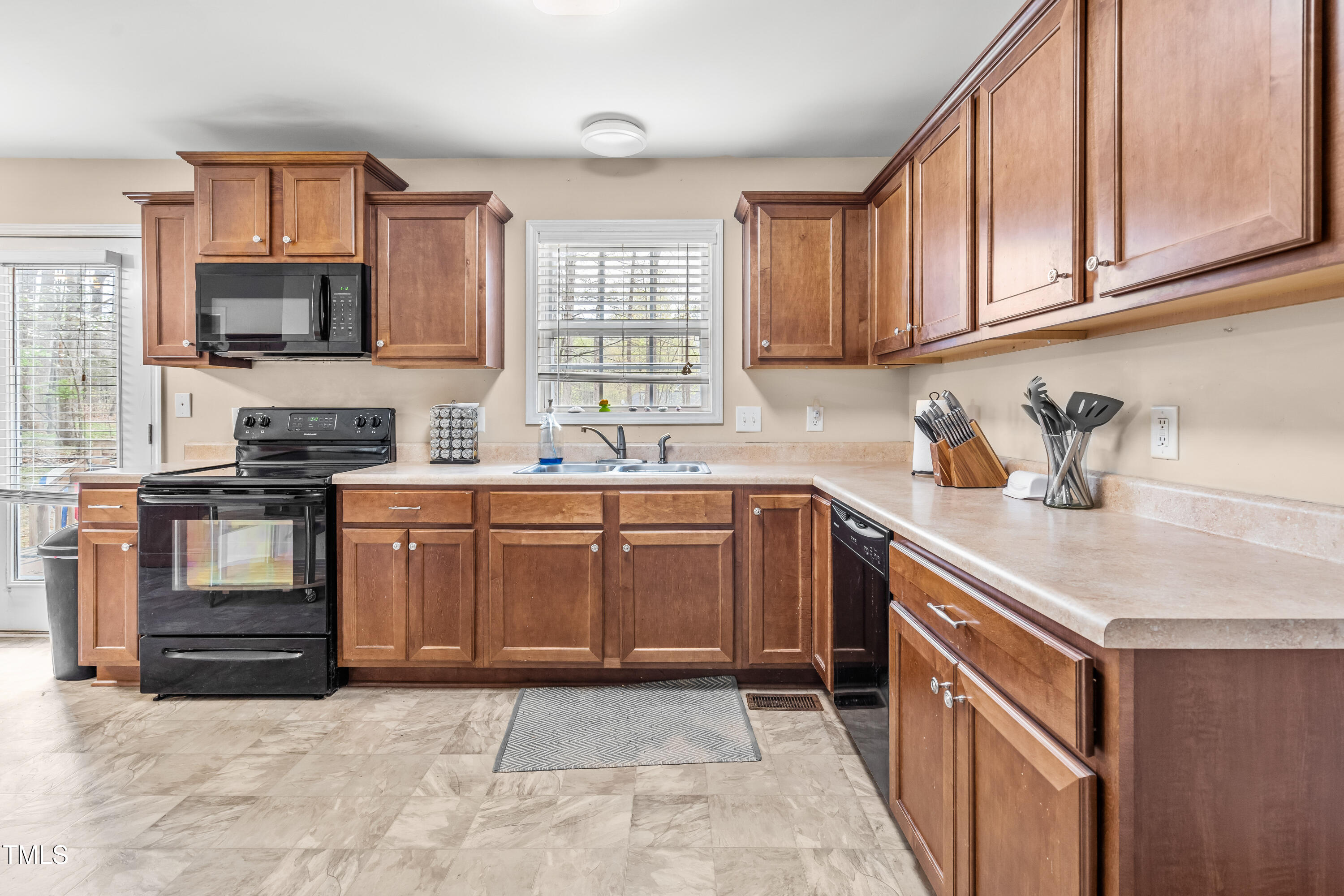 6208 Silver Spring Court Property Photo 10