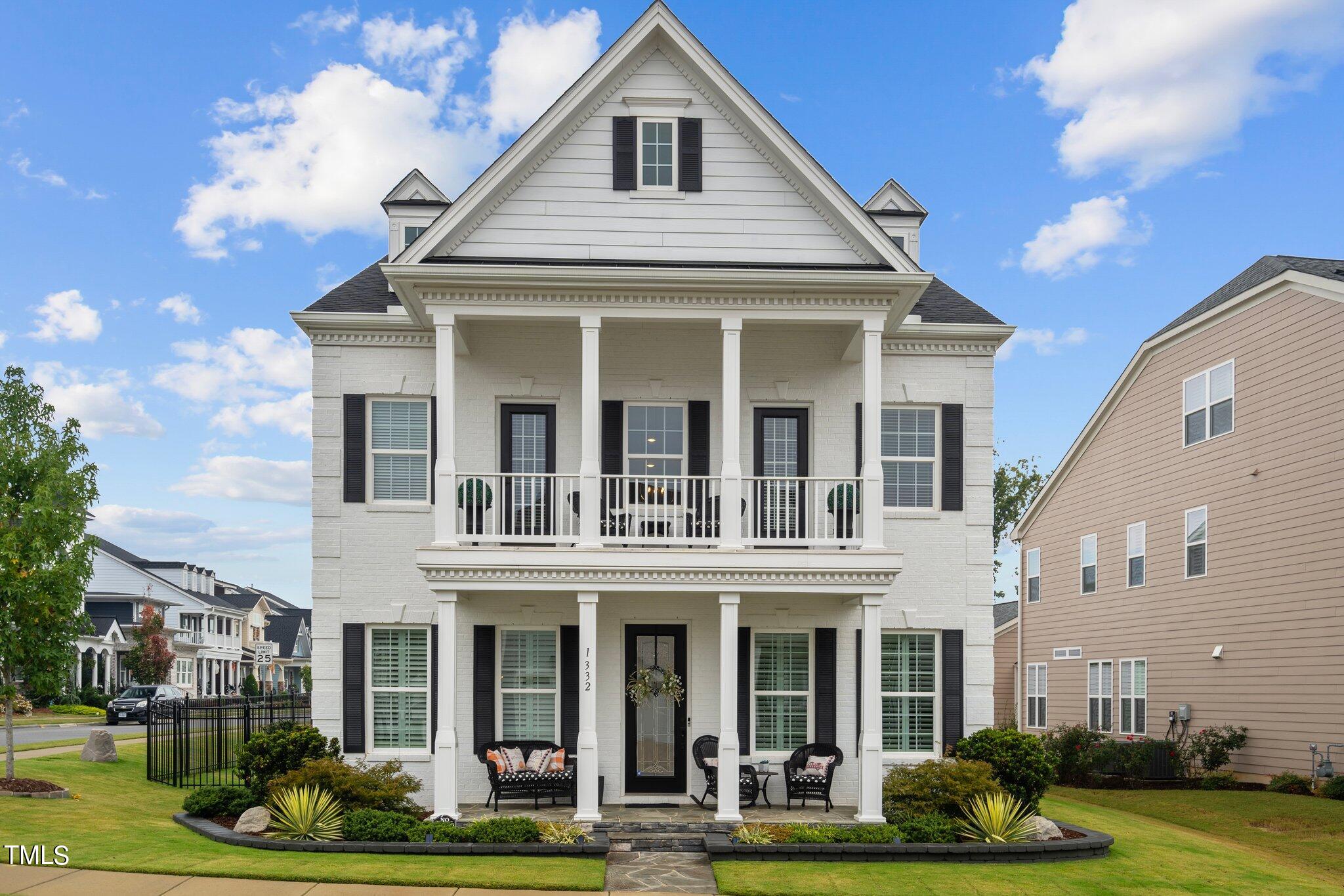 1332 Gloriosa Street Property Photo