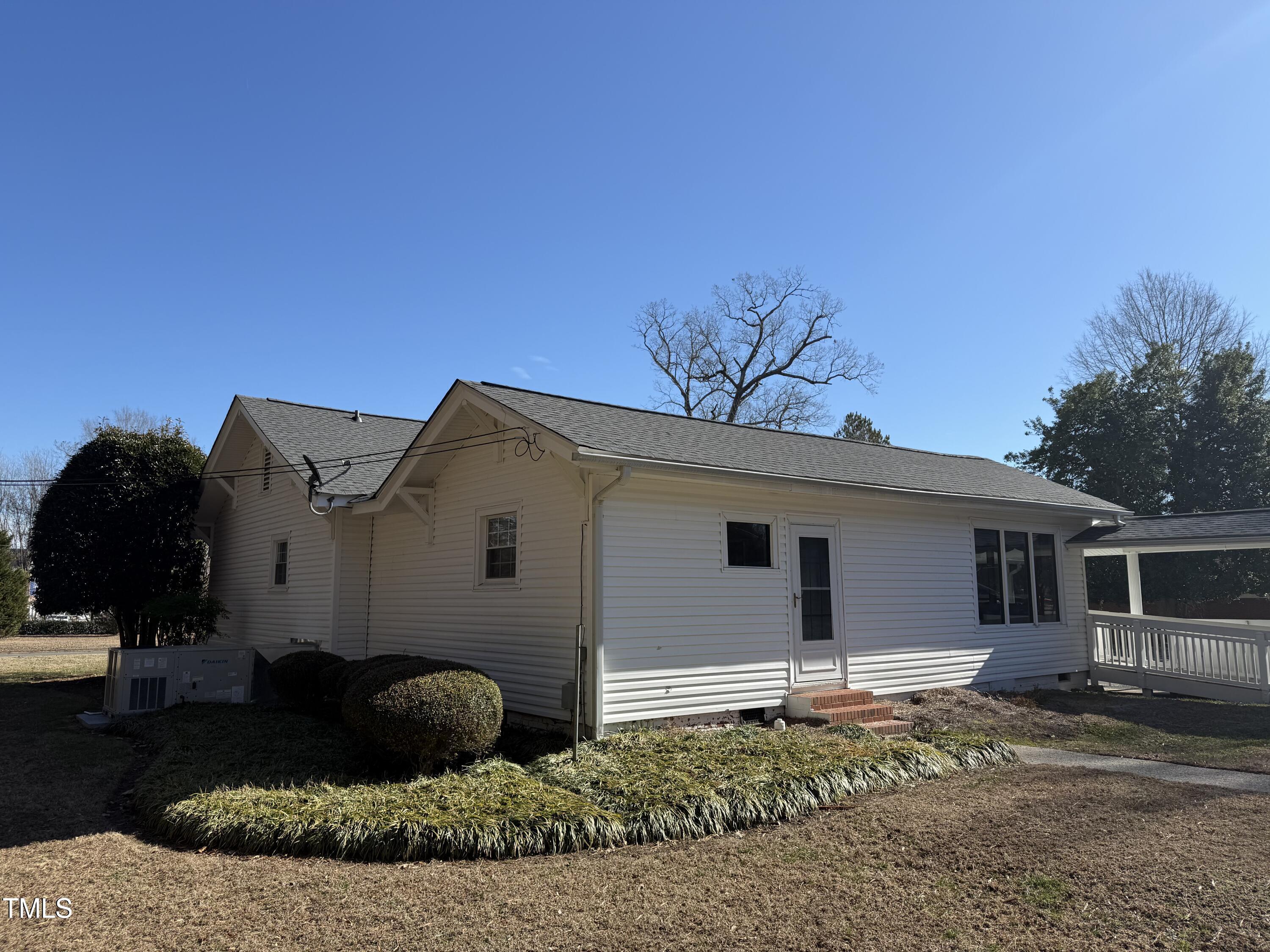 4007 N Roxboro Street Property Photo 6
