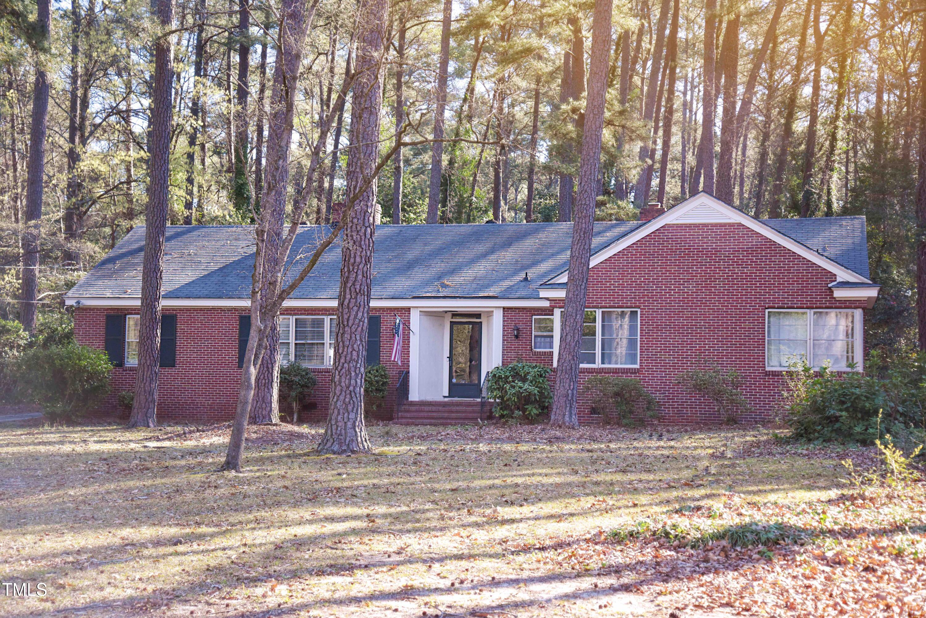 711 Evergreen Road Property Photo