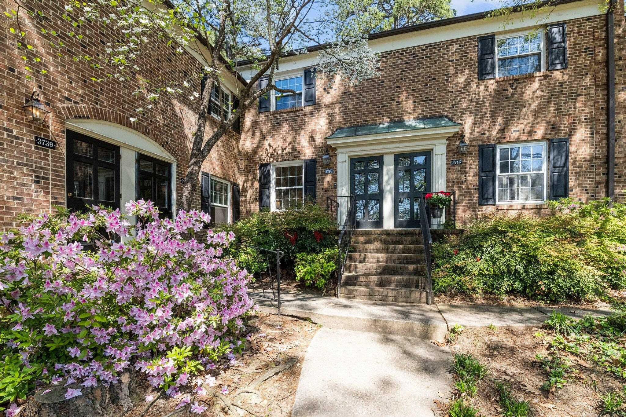 3743 Yorktown Place Property Photo 1