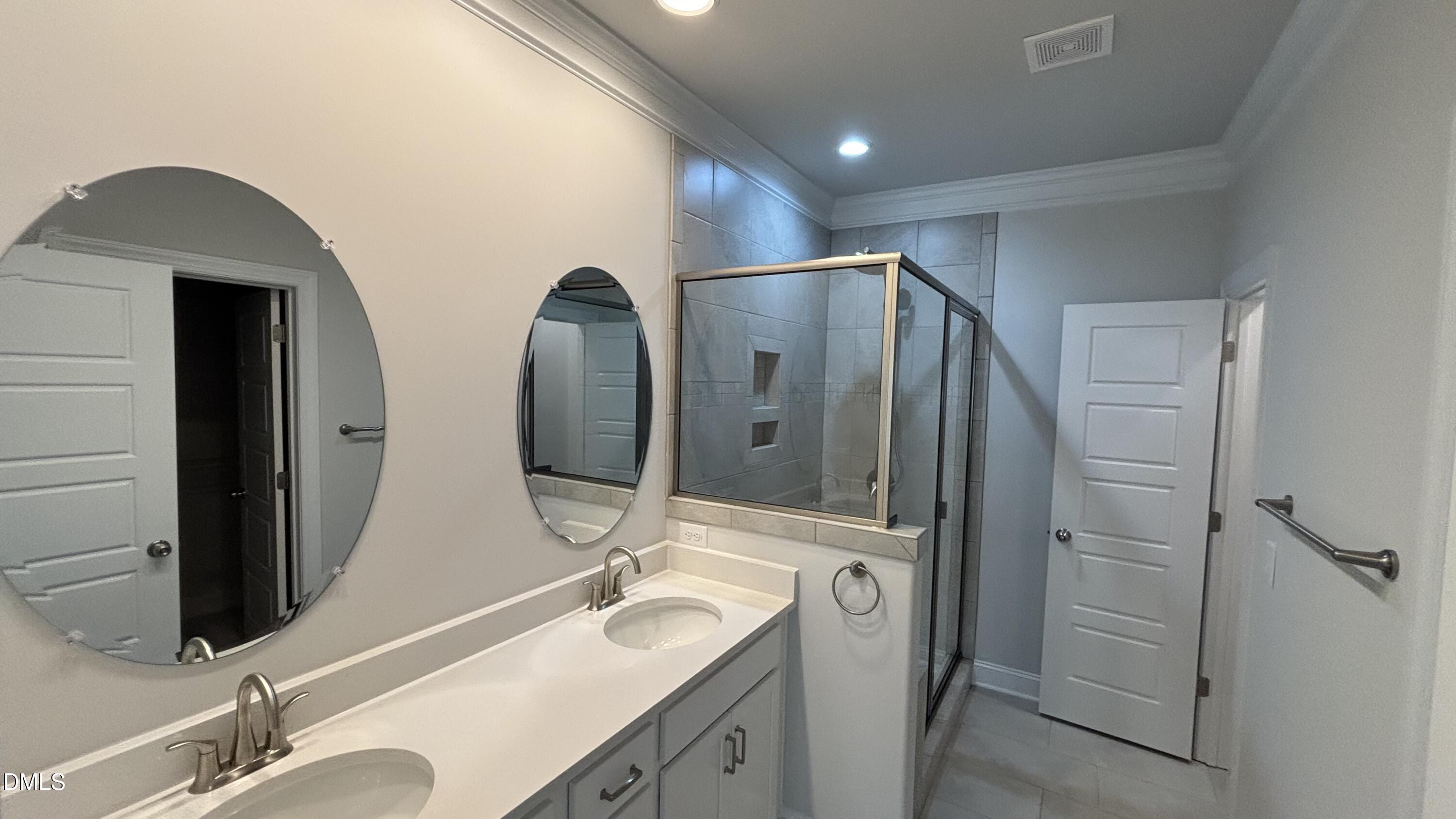 1040 Beechcraft Drive 83 Property Photo 5