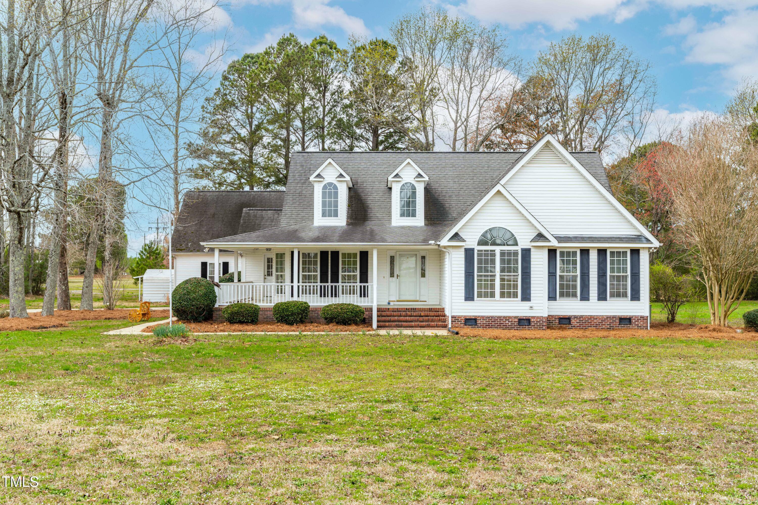 44 Loop Road Property Photo