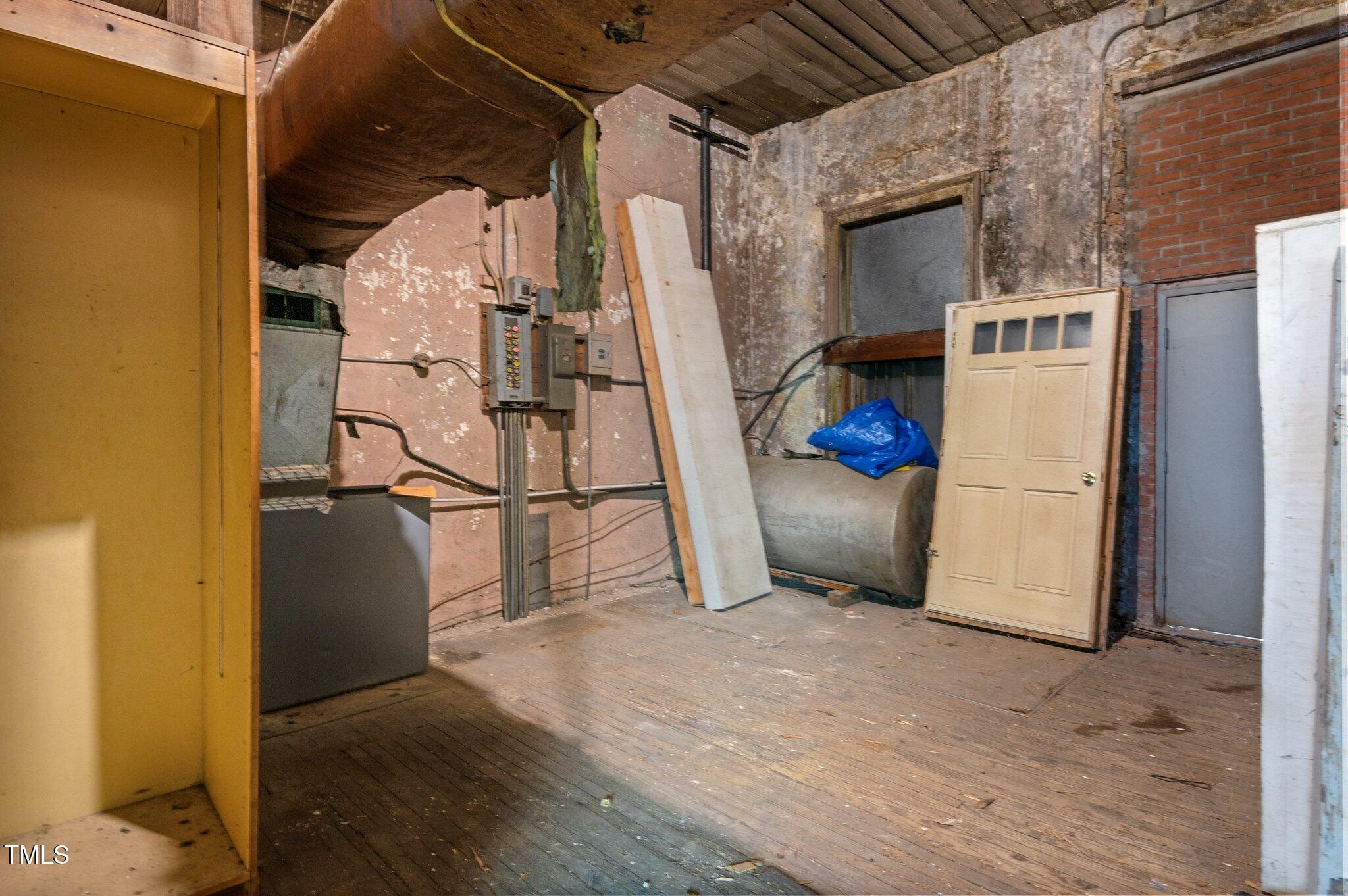 103 College Street Property Photo 16