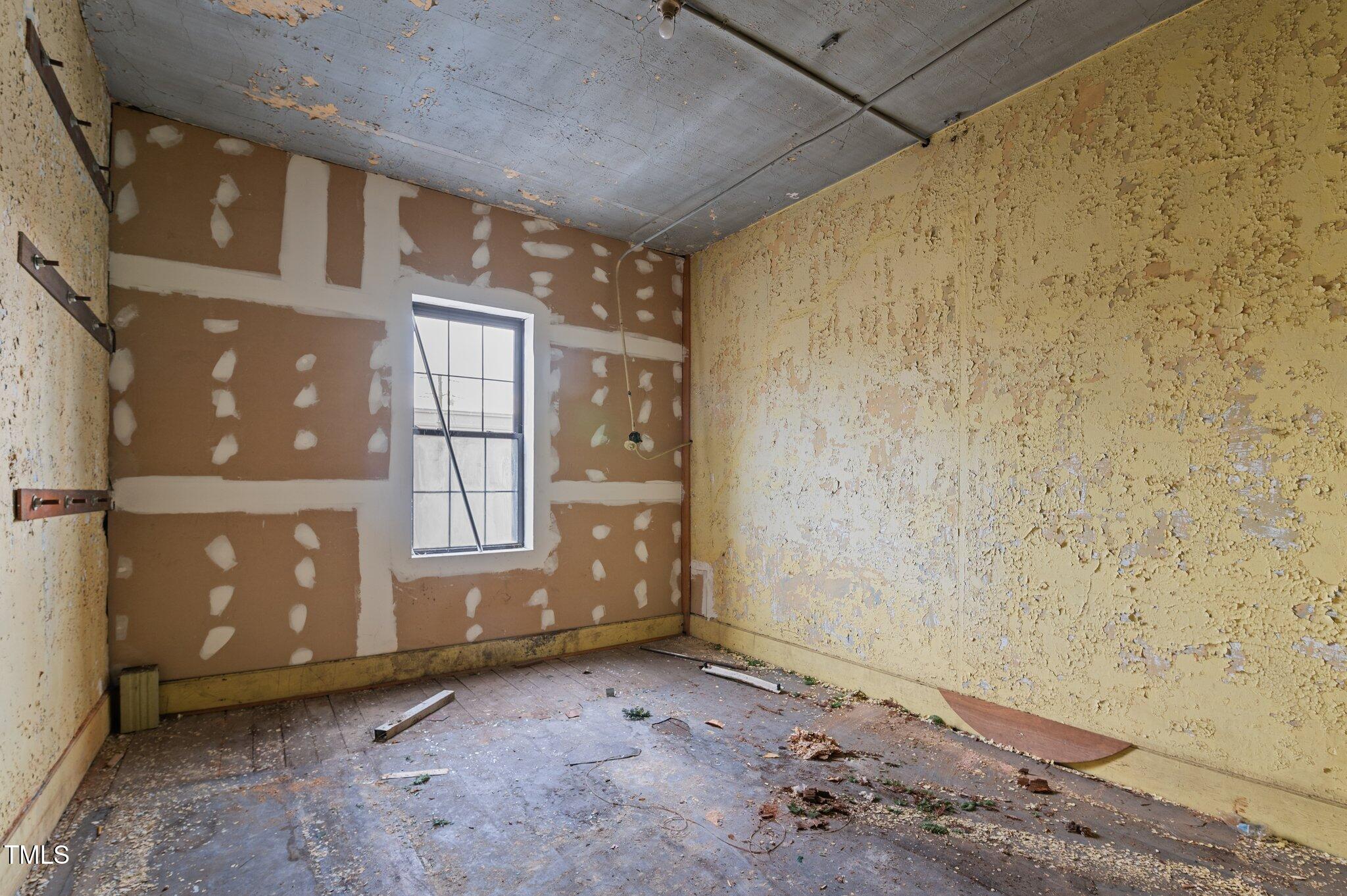 103 College Street Property Photo 21