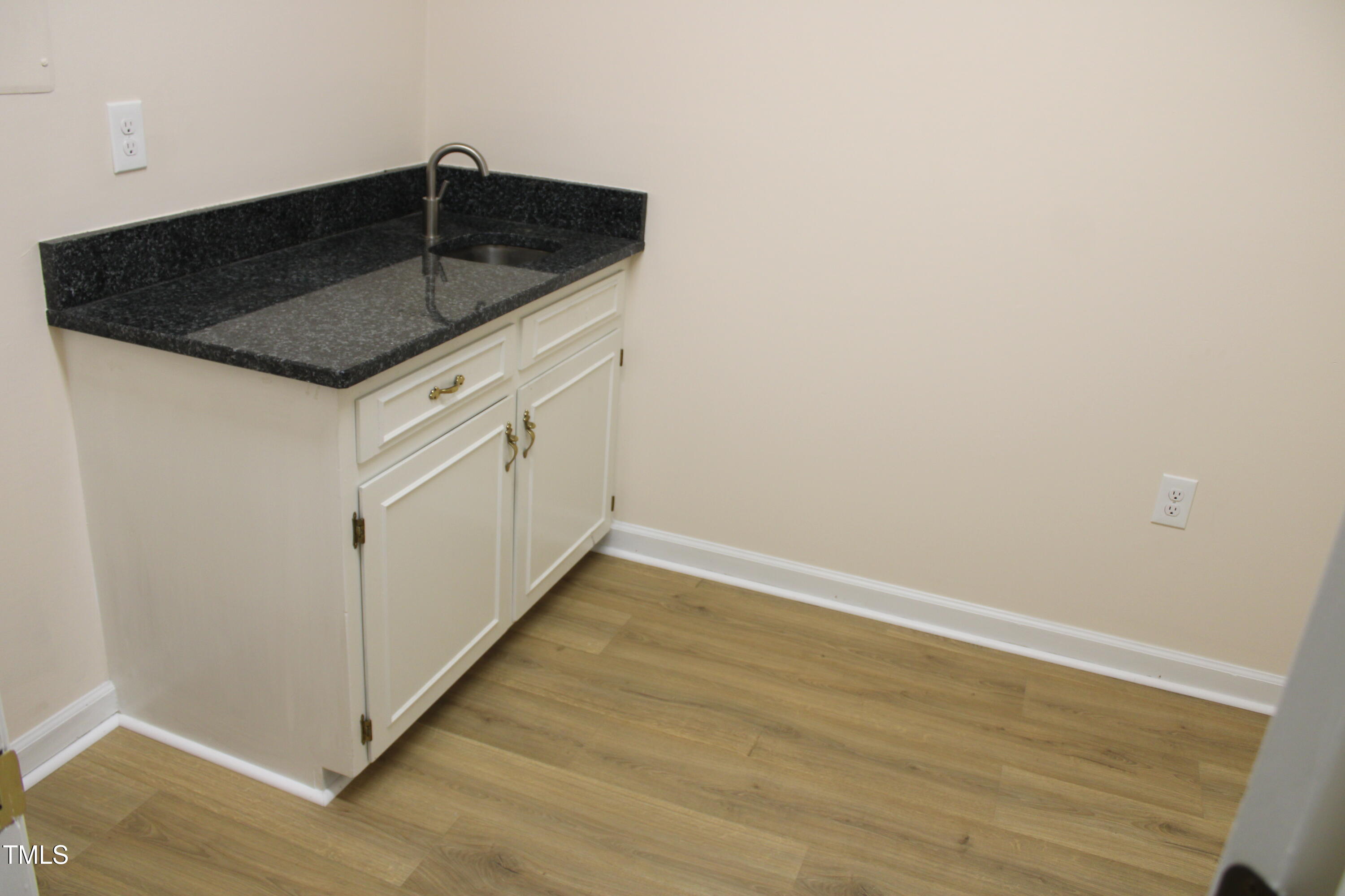266 W Millbrook Road Property Photo 5
