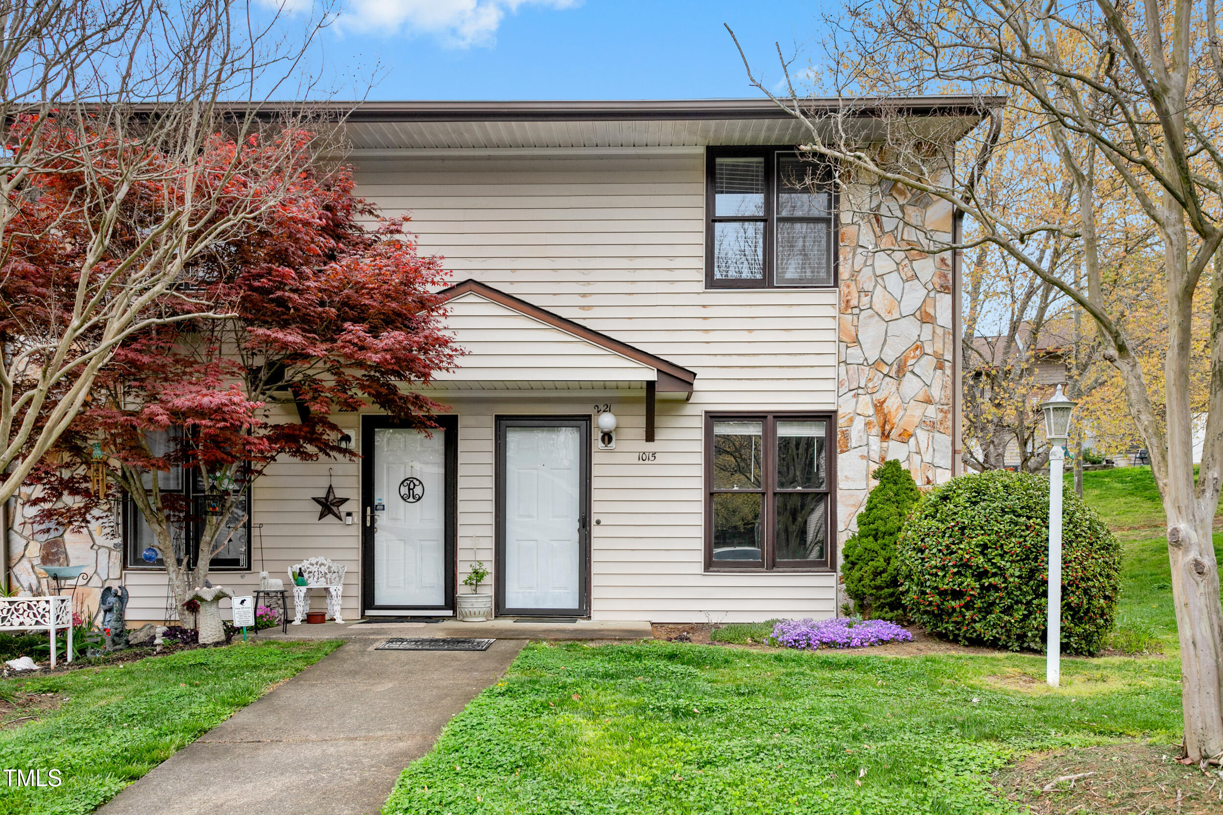 1015 Rock Knoll Court Property Photo
