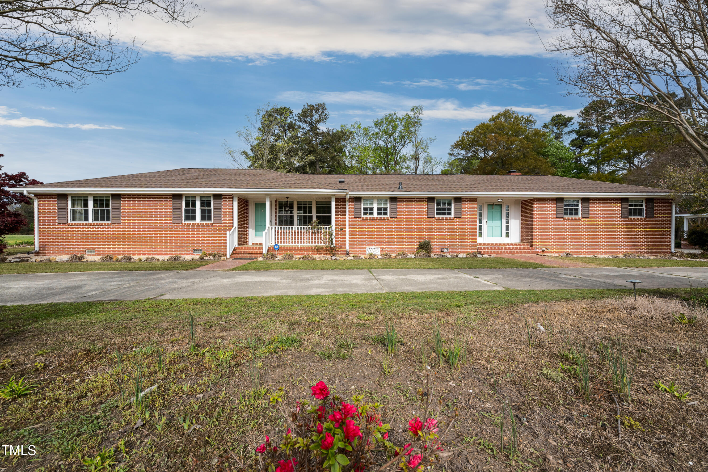 4212 Howard Road Property Photo