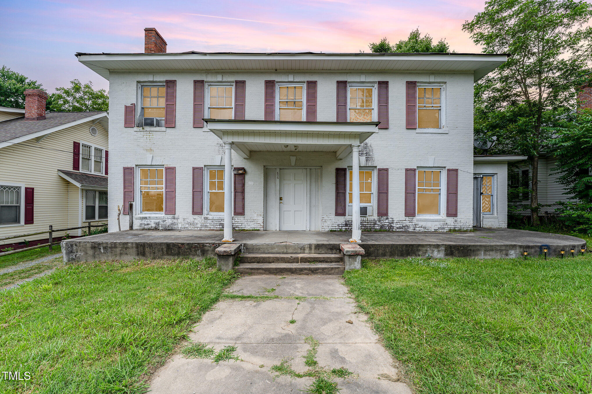 604 Wentworth Street Property Photo