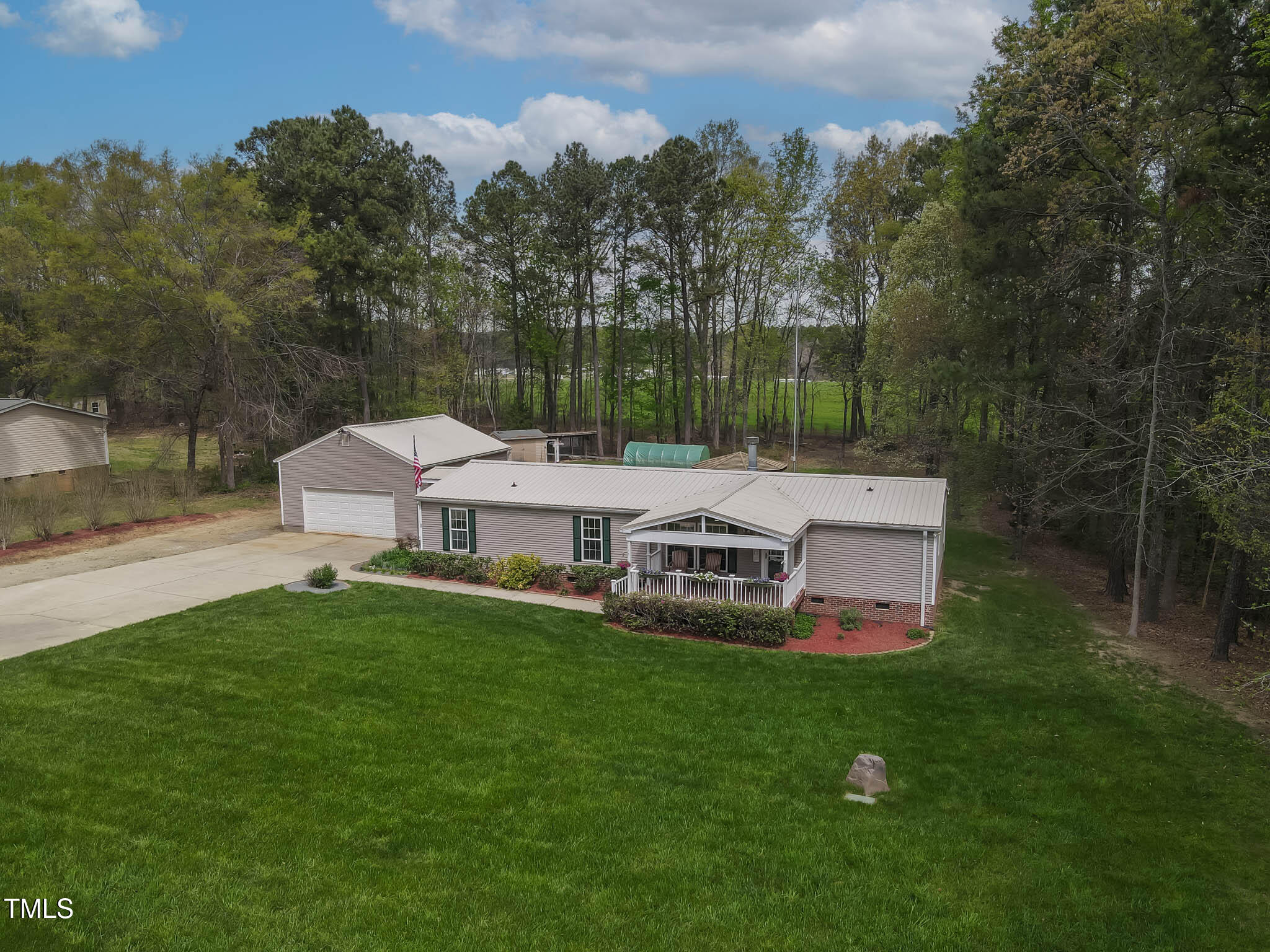 55 Poplar Creek Drive Property Photo