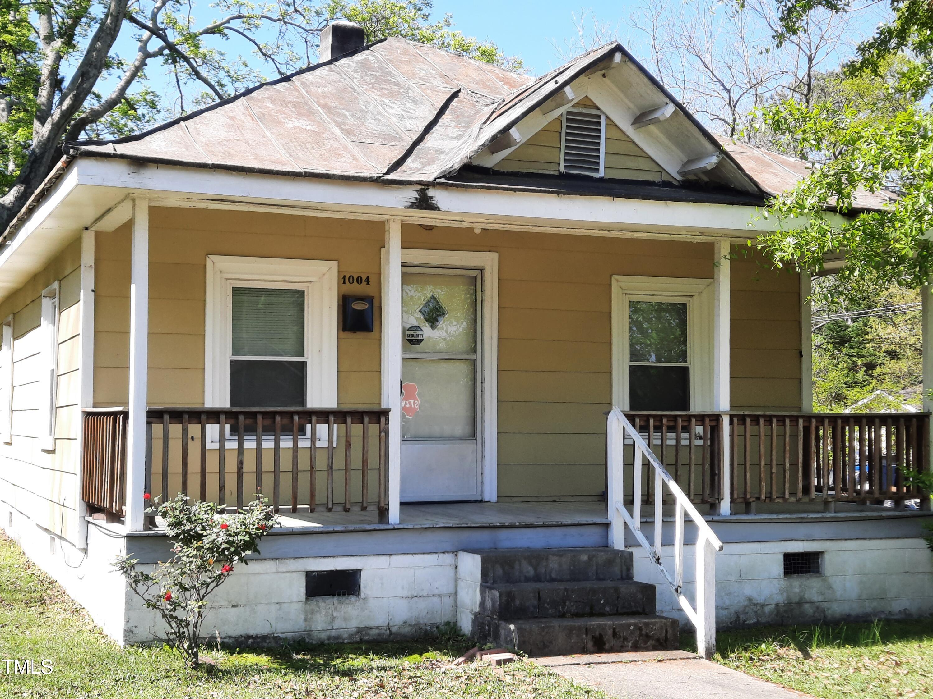 1004 Fuller Street Property Photo