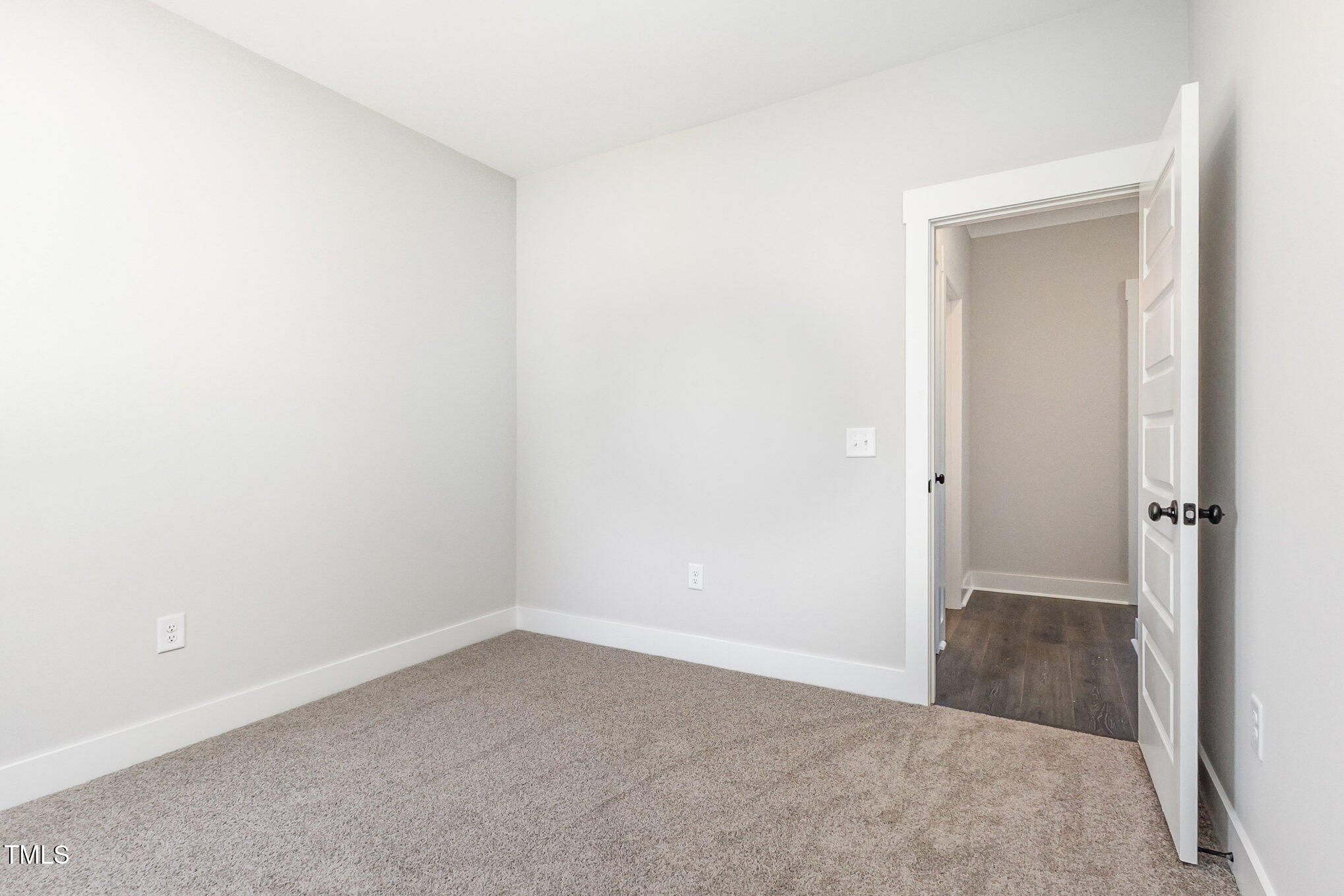 47 Royal Avenue Property Photo 28