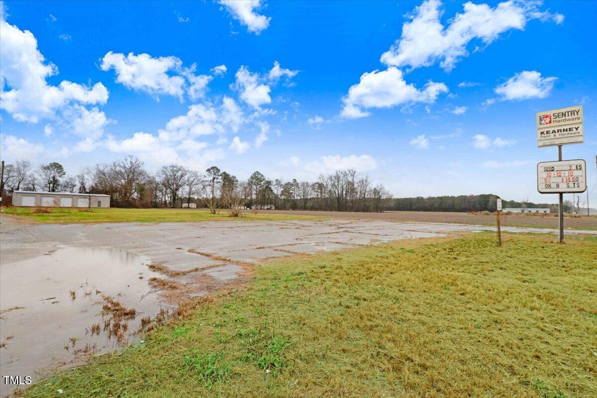 409 Nc 111 Property Photo 15