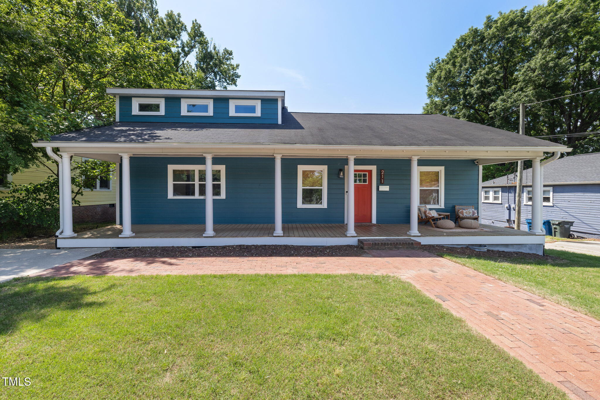 211 Hargrove St Street Property Photo