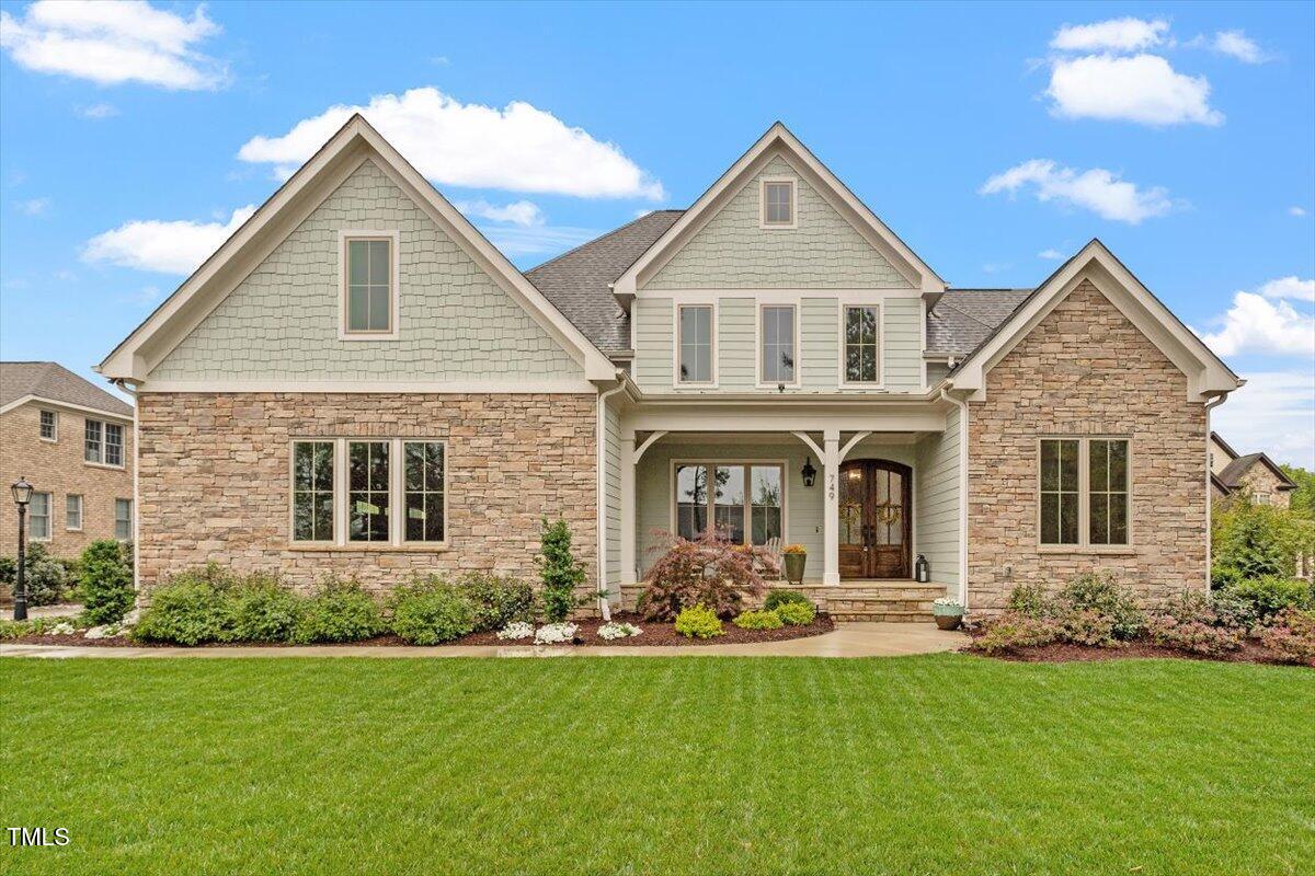 749 Golfers View Property Photo 1