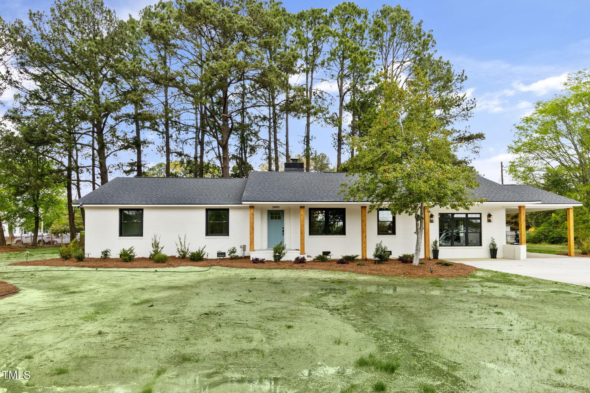 2803 Ardsley Road N Property Photo
