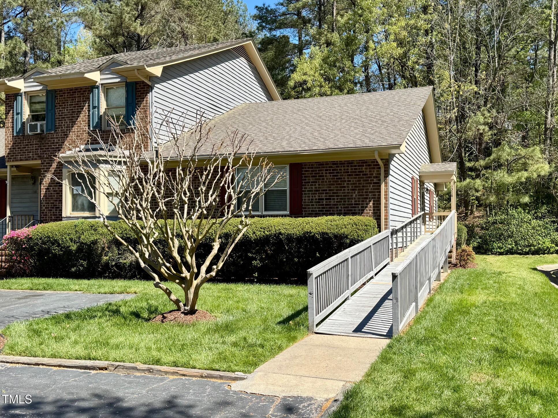 1308 Oakridge Avenue # 3 Property Photo 1