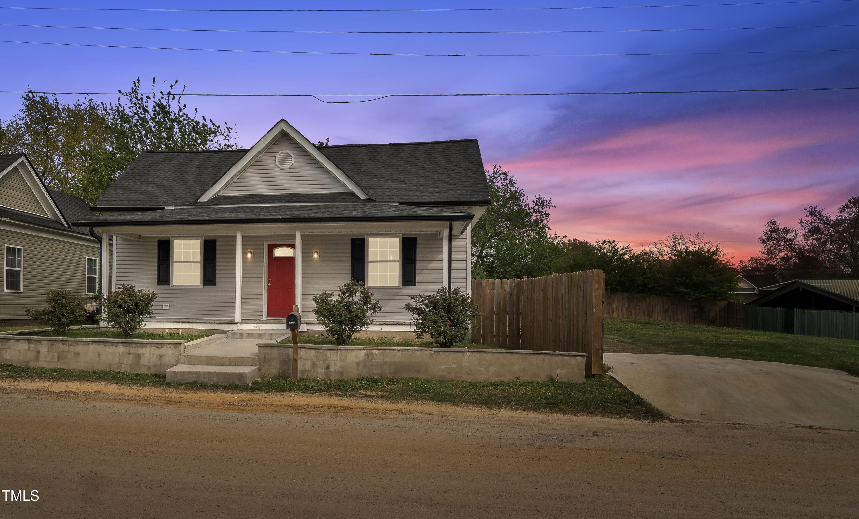 1284 Railroad Street Property Photo
