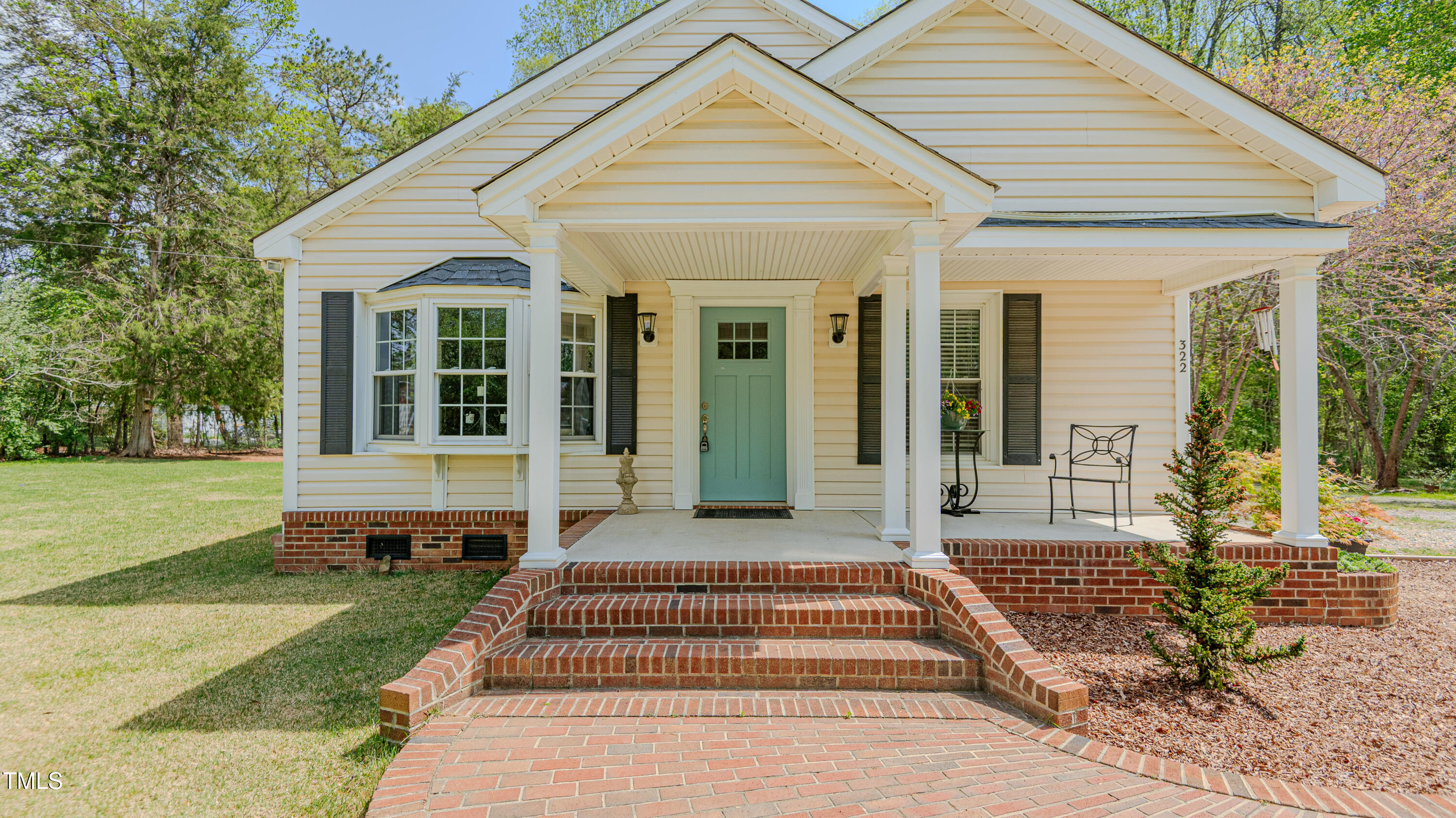 322 W Hill Avenue N Property Photo