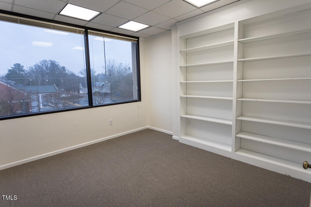 201 E Market Street Property Photo 7