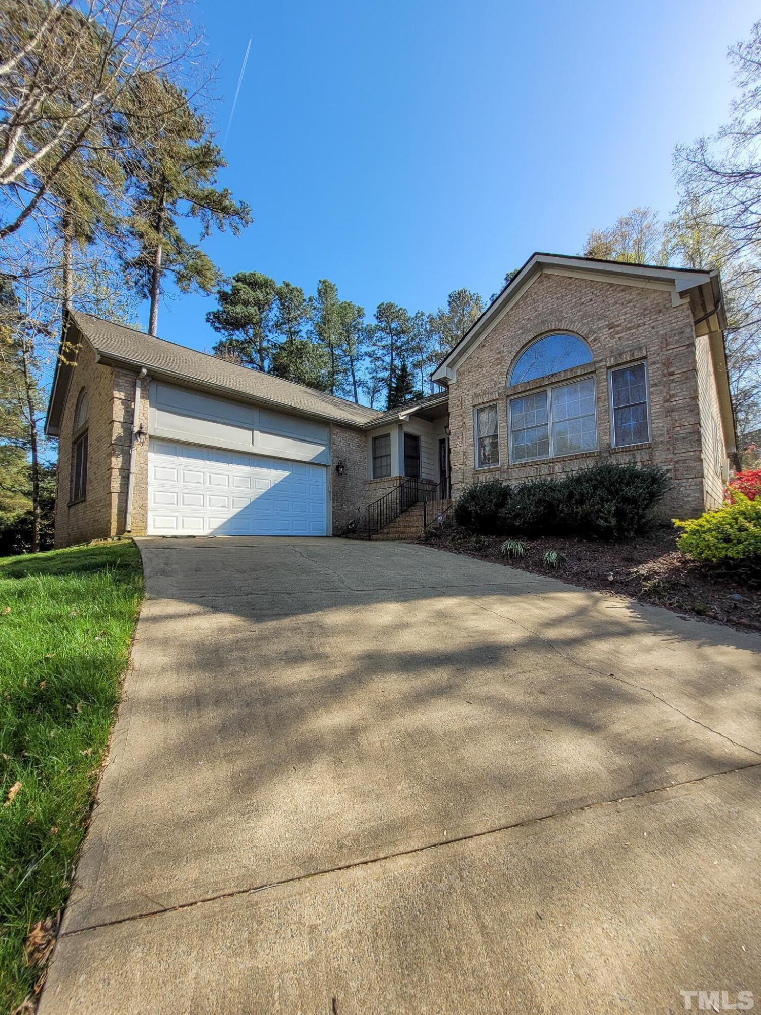 118 Disraeli Drive Property Photo