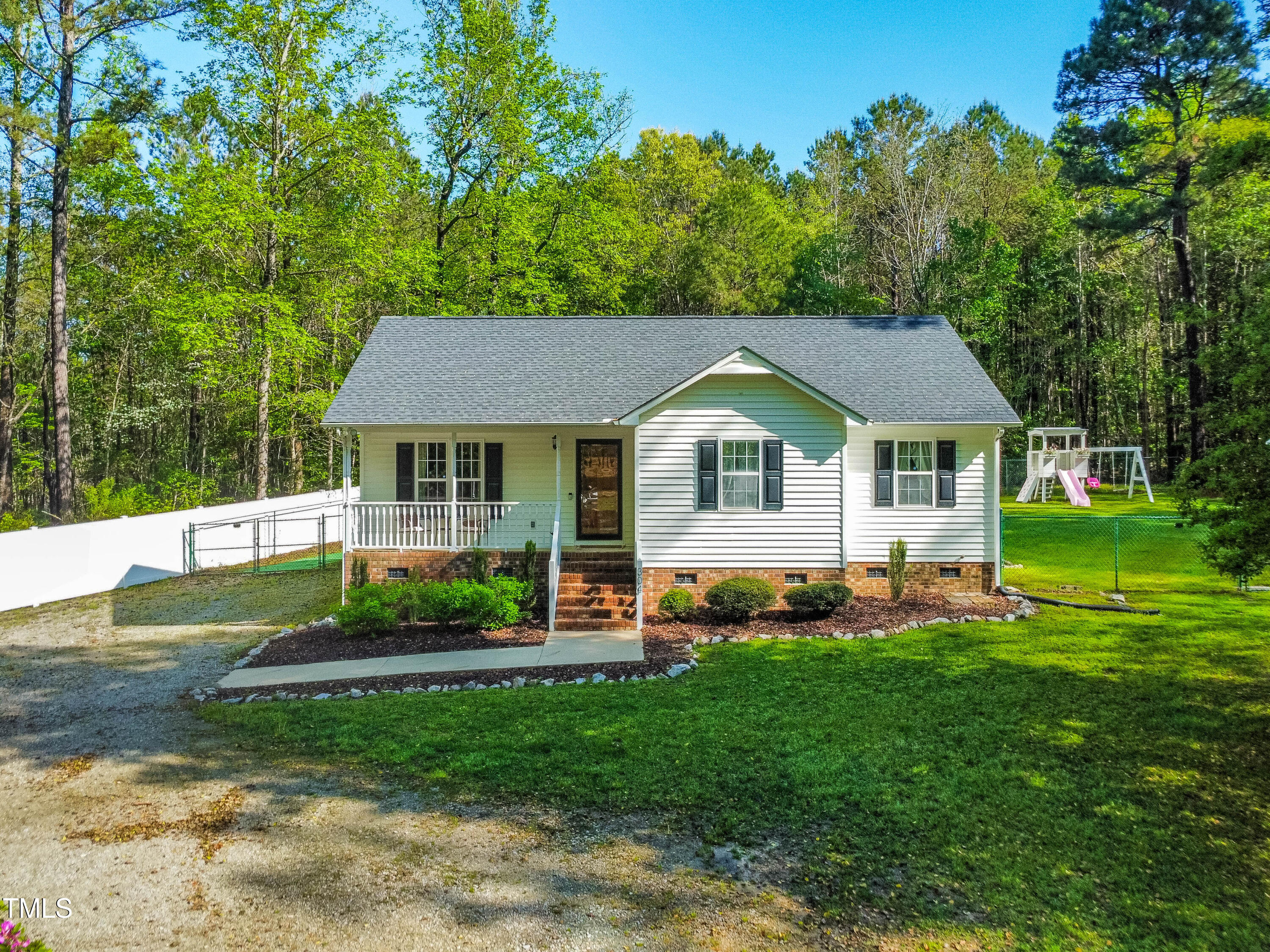304 Westgate Circle Property Photo