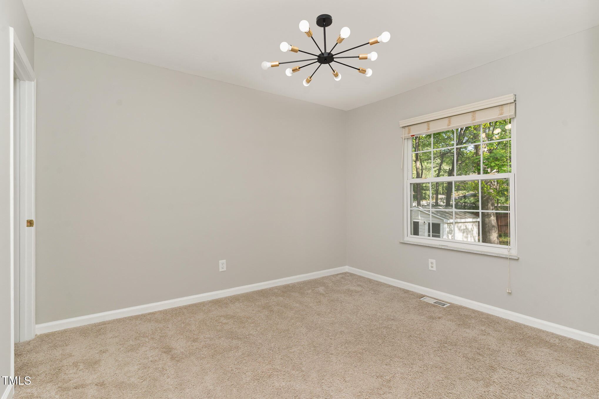 601 E Dynasty Drive Property Photo 17