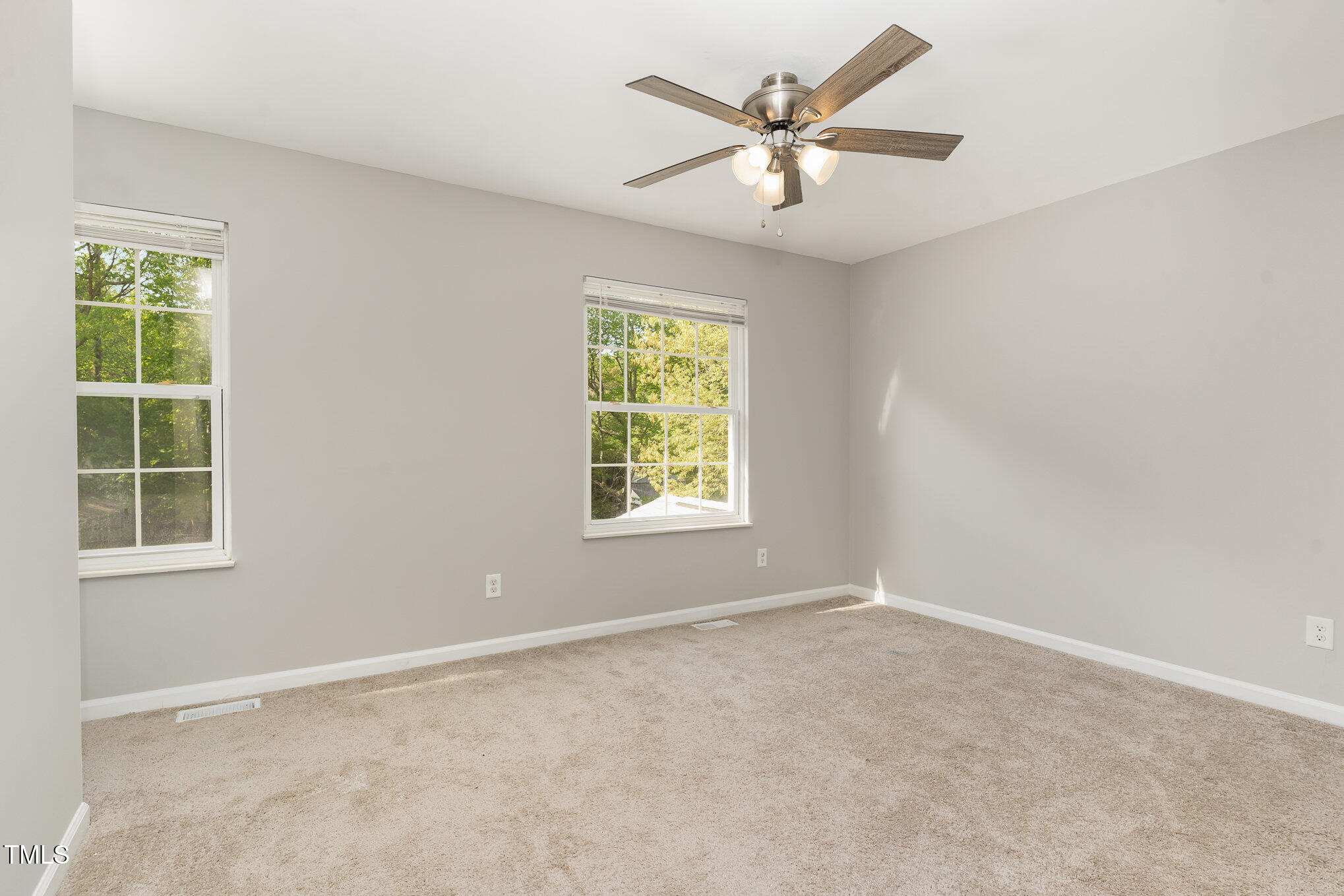 601 E Dynasty Drive Property Photo 18