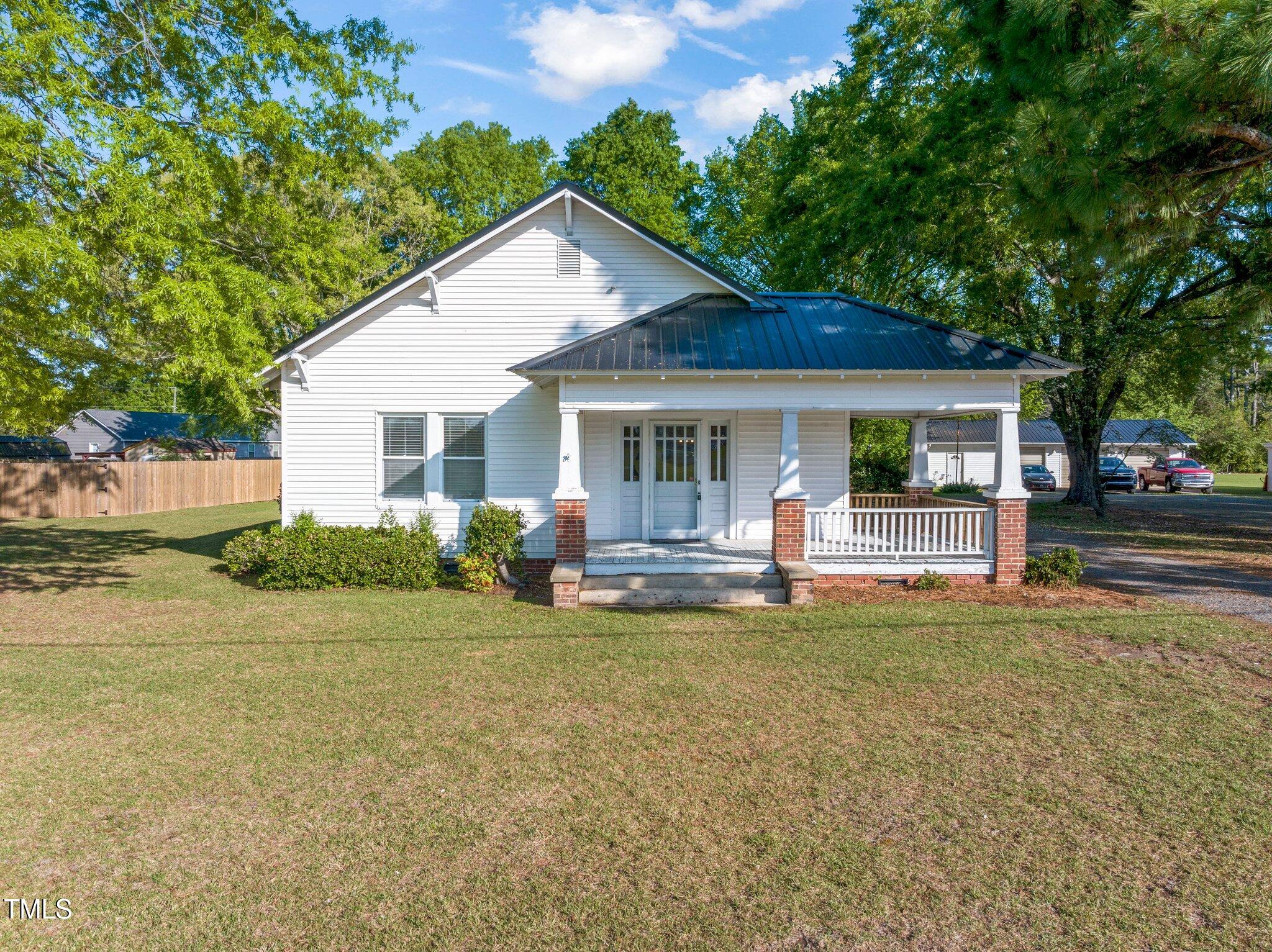 206 Mansfield Drive Property Photo