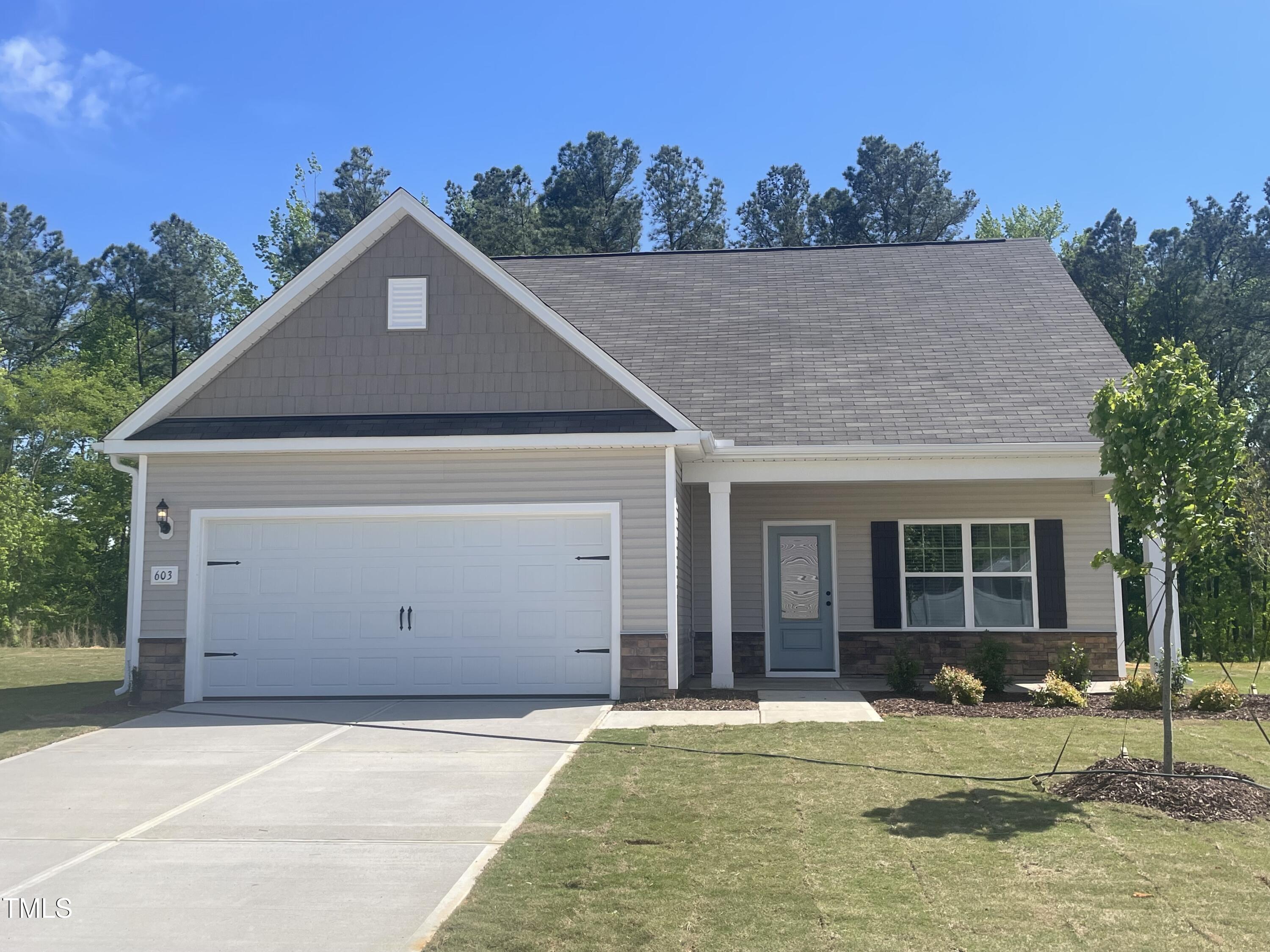 201 Benton Drive Property Photo