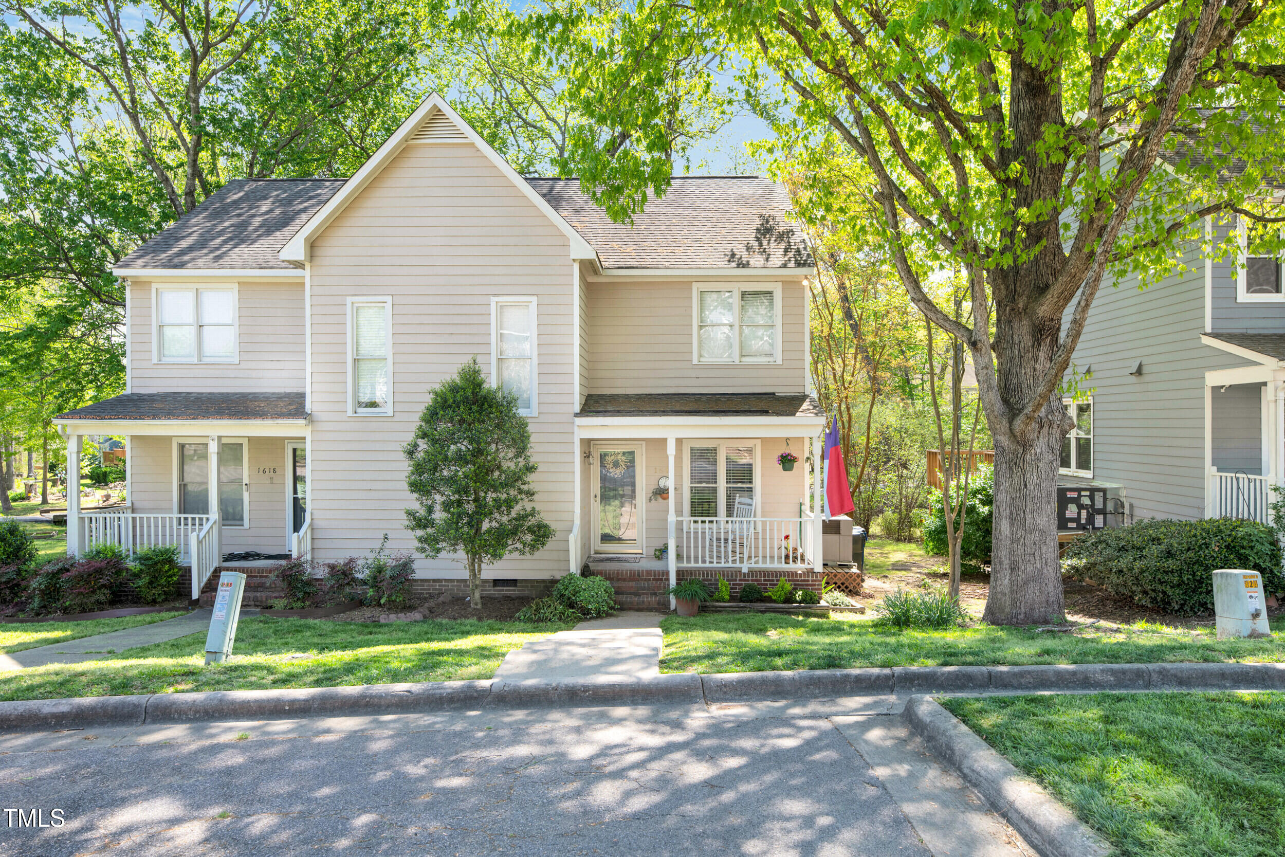 1616 Oakland Hills Way Property Photo