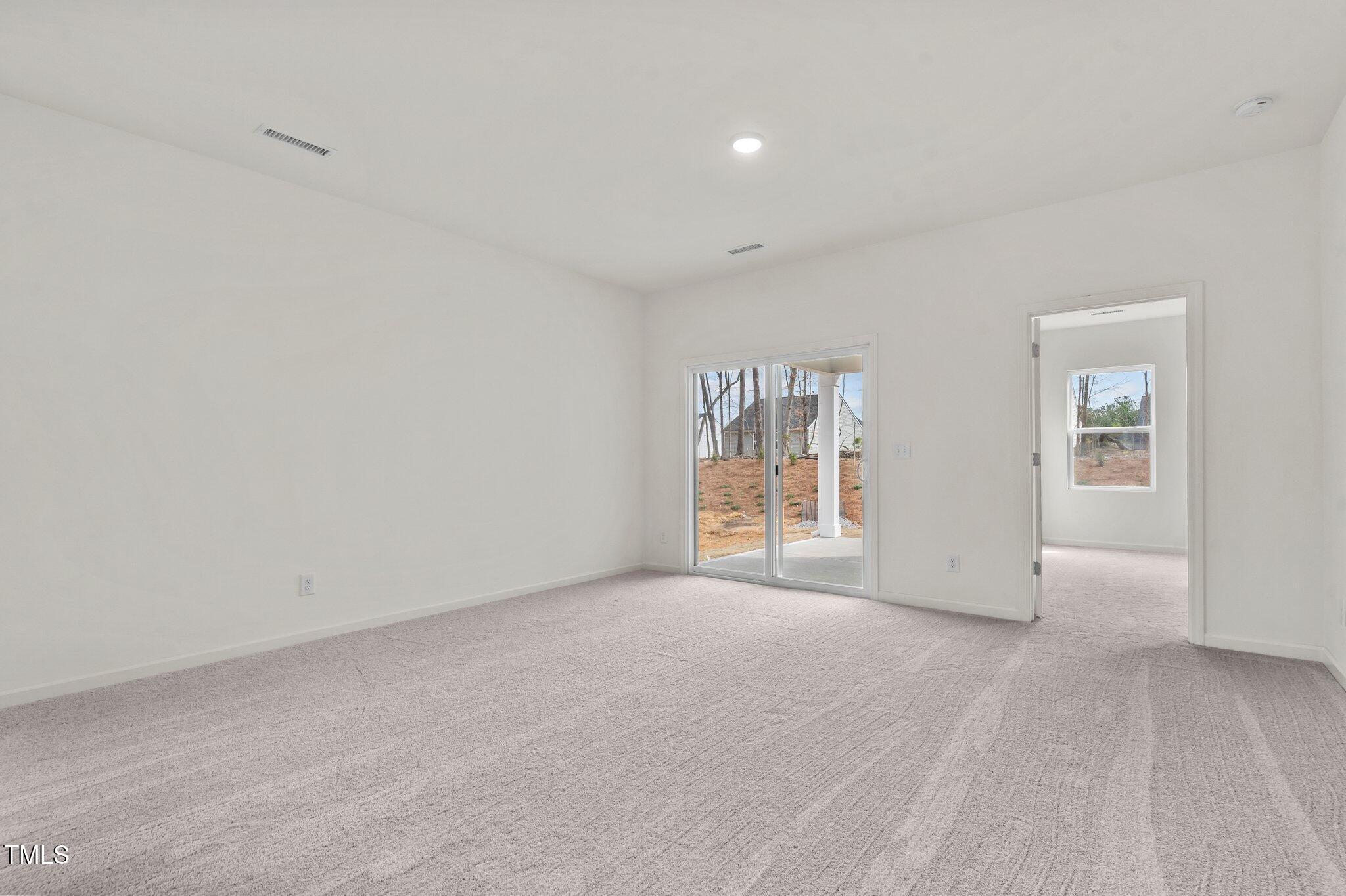 133 Gladstone Loop Property Photo 9