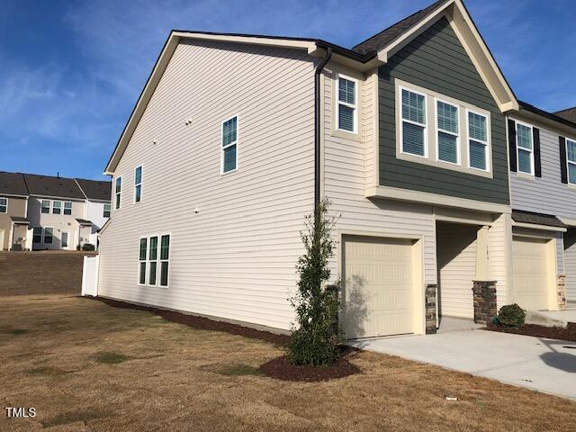 106 Clear Bead Court Property Photo 2