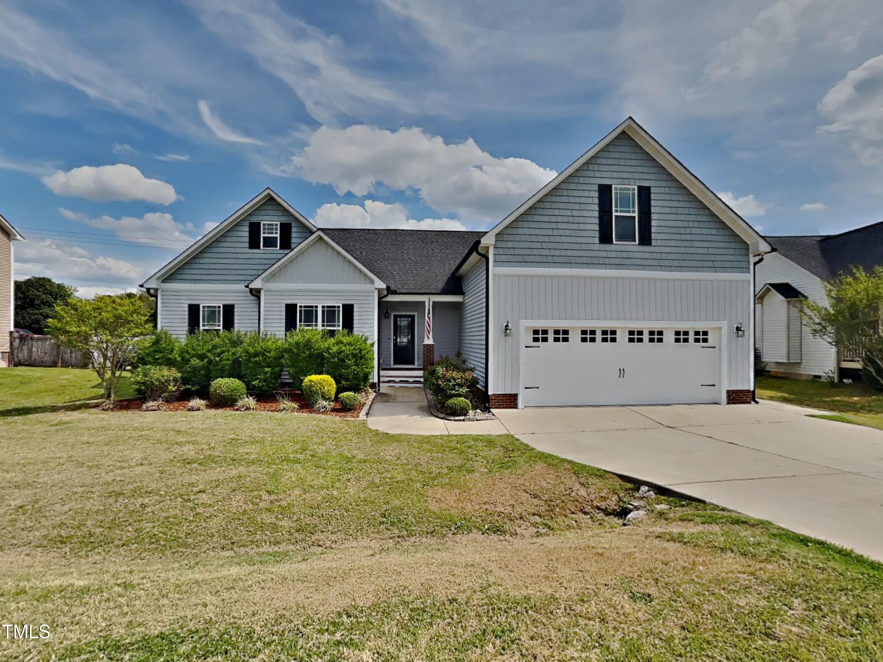 25 Lars Lane Property Photo