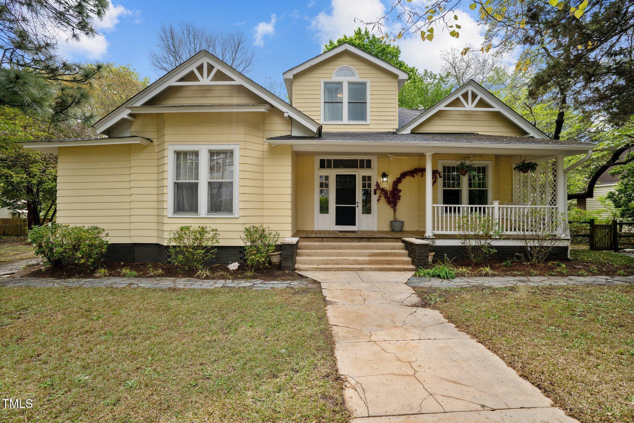 802 N Poplar Street Property Photo