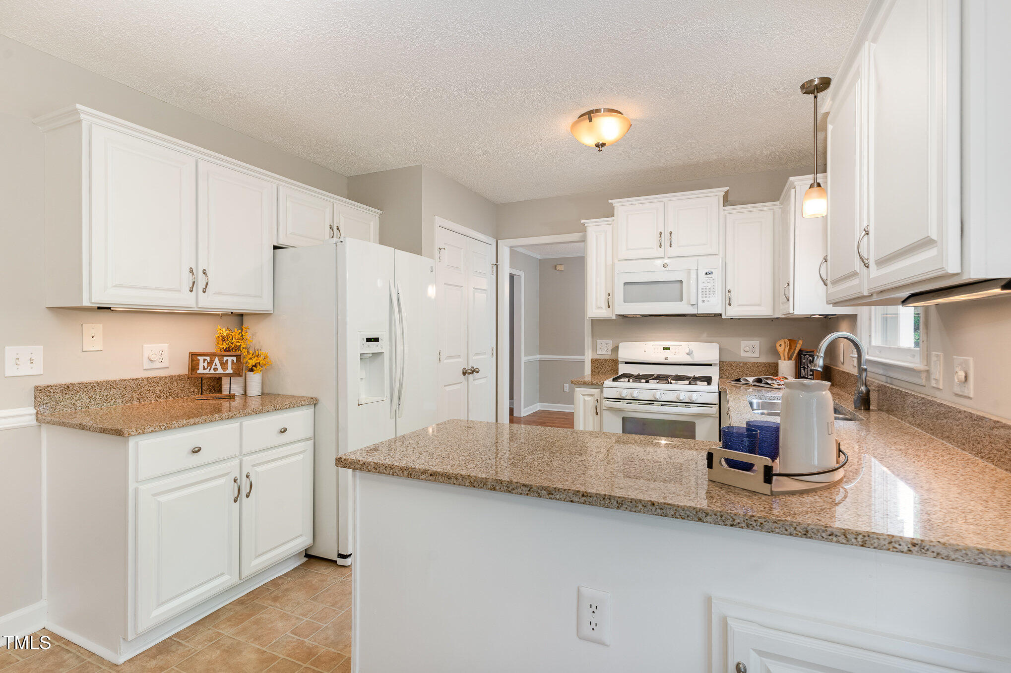 5033 Knightsbridge Way Property Photo 10