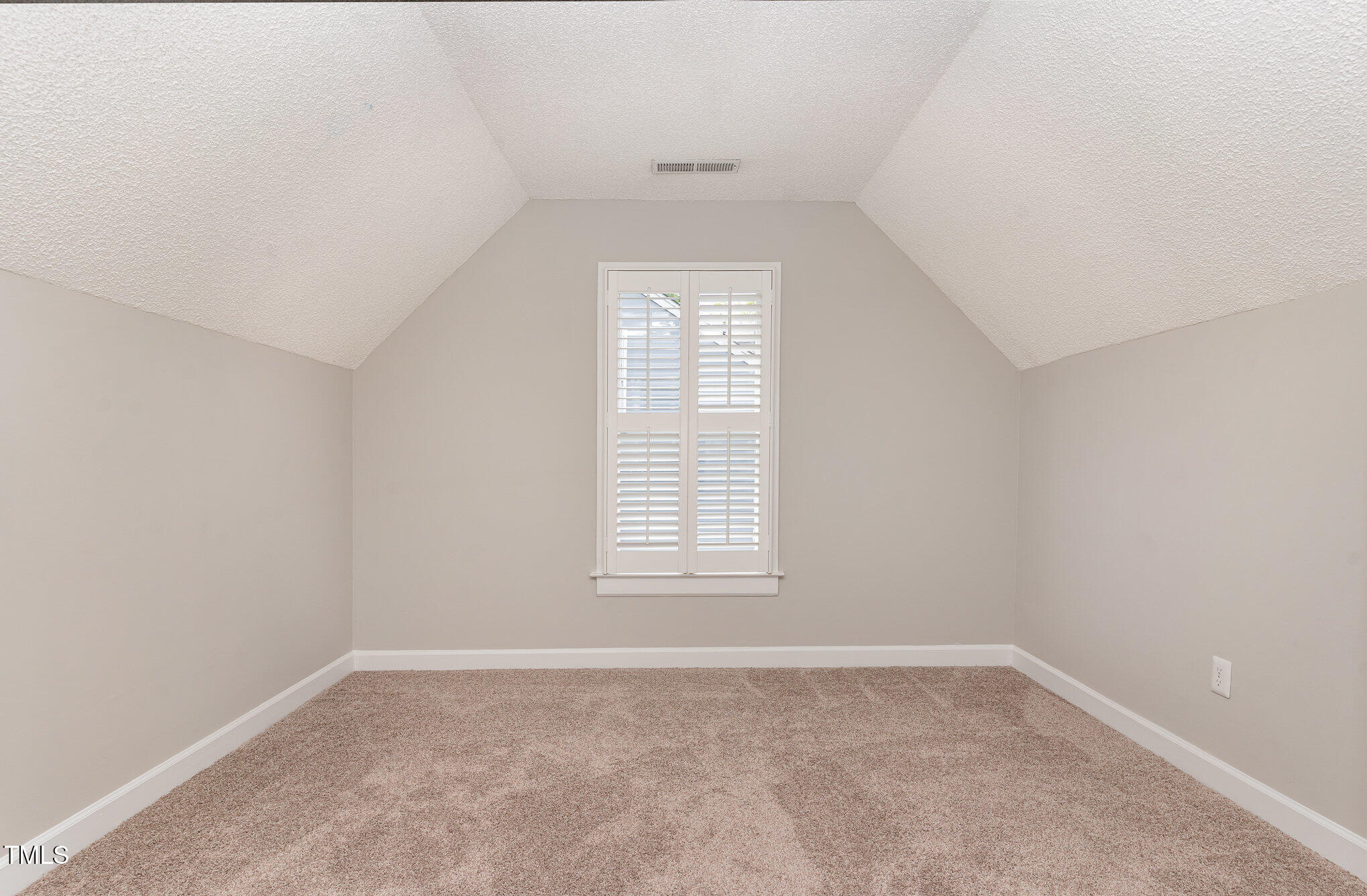 5033 Knightsbridge Way Property Photo 19