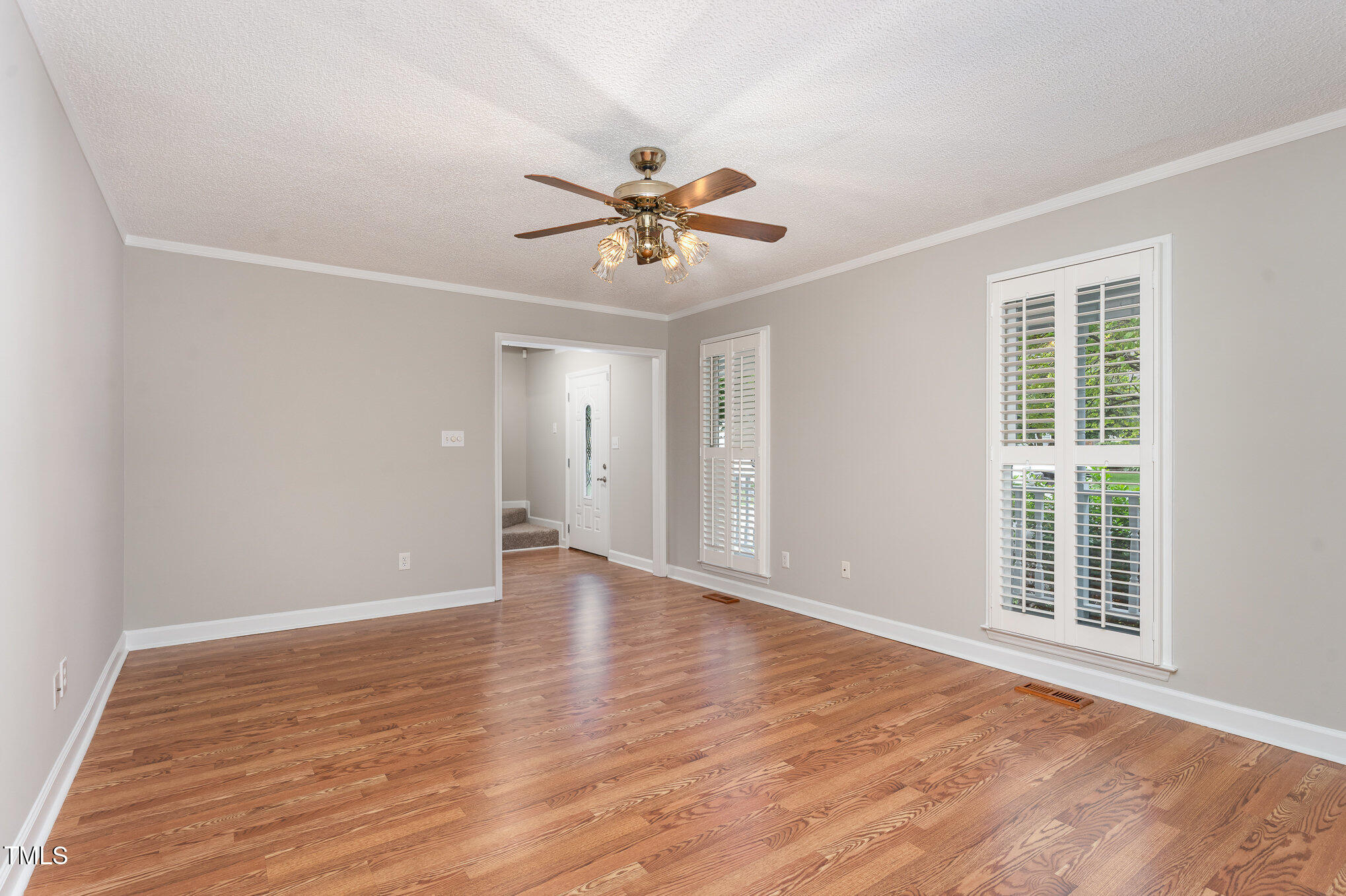 5033 Knightsbridge Way Property Photo 32